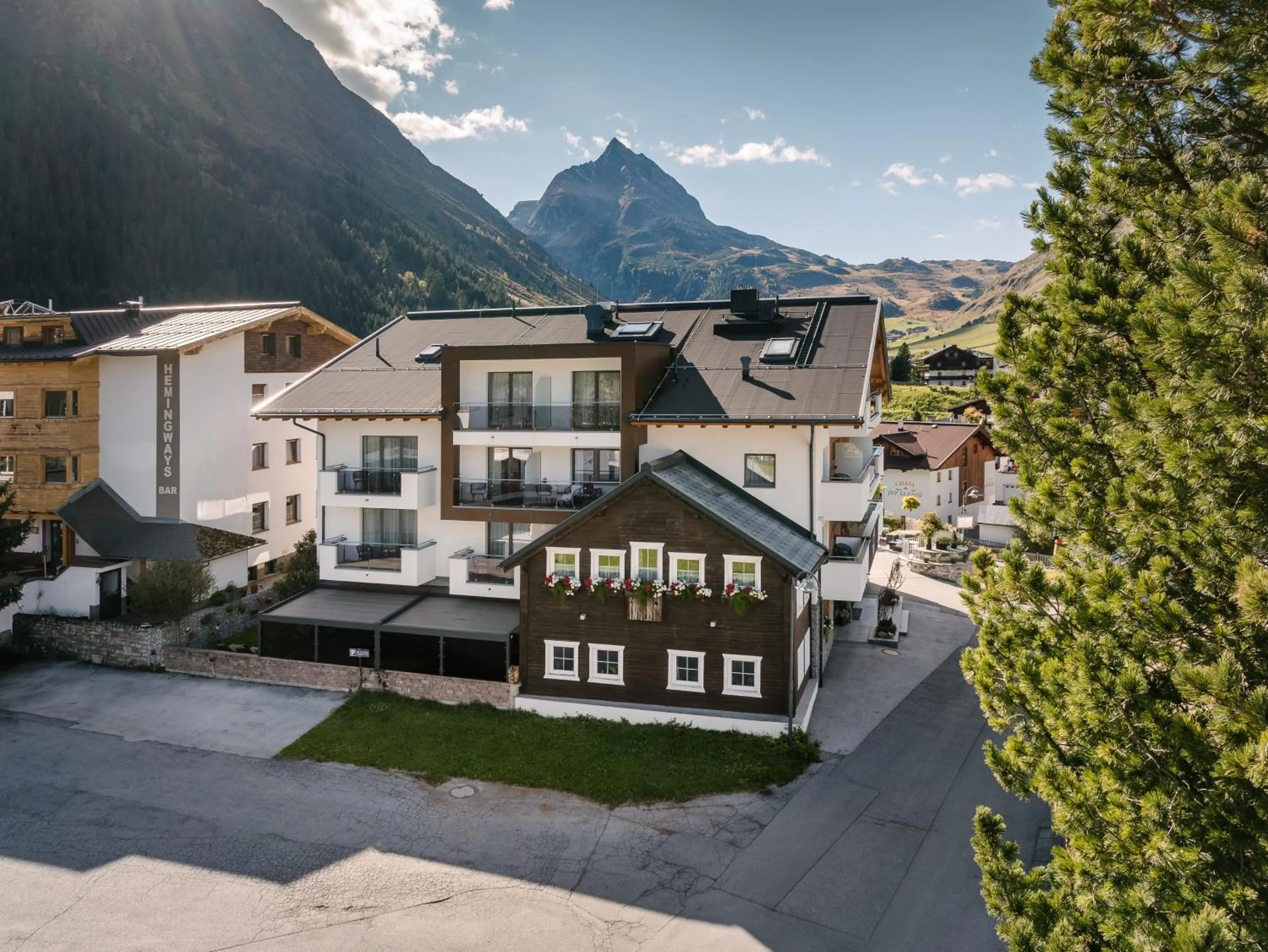 Property building in Alpinhotel Monte Superior - Silvretta Card Premium Betrieb