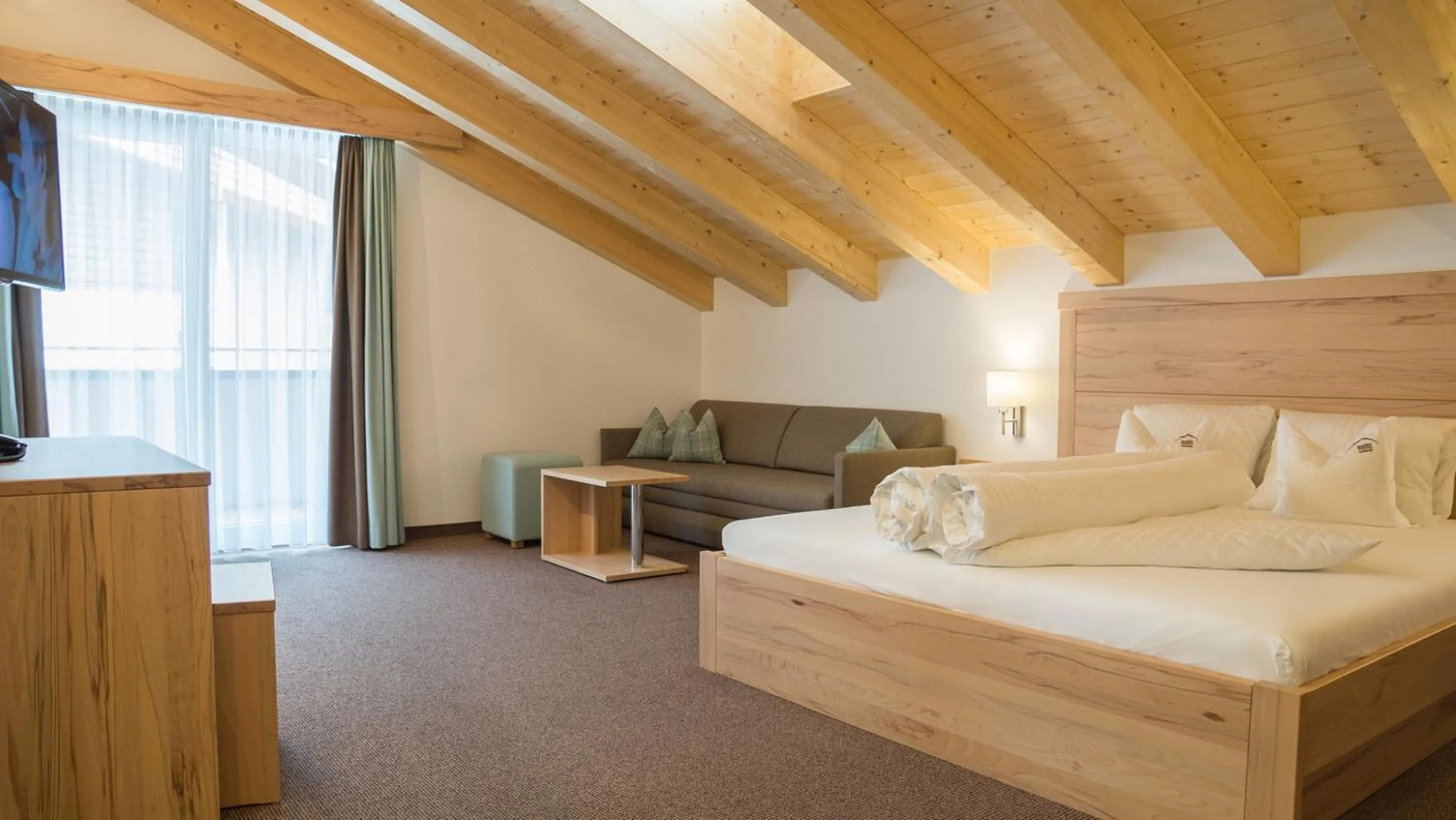 Photo of the whole room, Bed in Alpinhotel Monte Superior - Silvretta Card Premium Betrieb