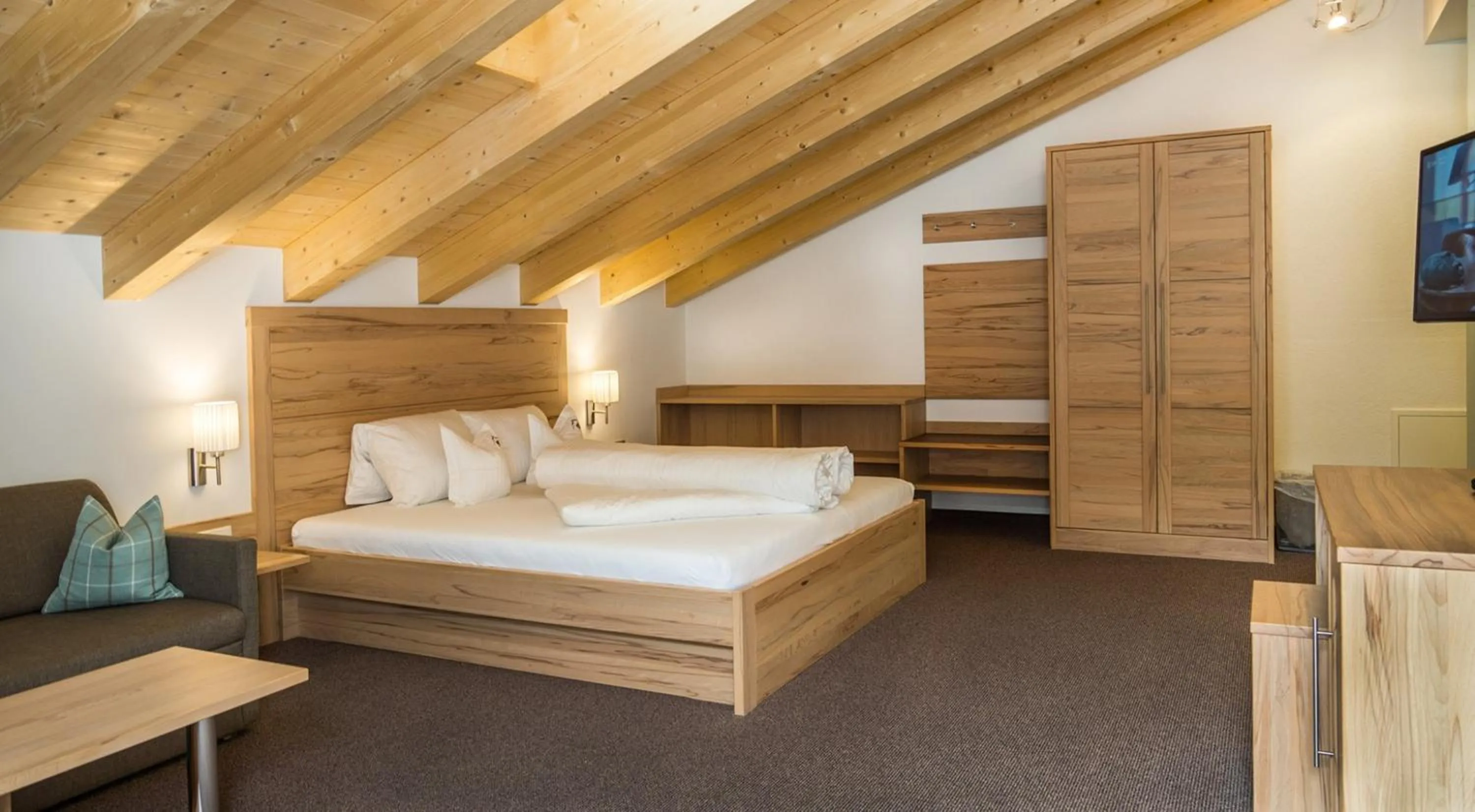 Photo of the whole room, Bed in Alpinhotel Monte Superior - Silvretta Card Premium Betrieb