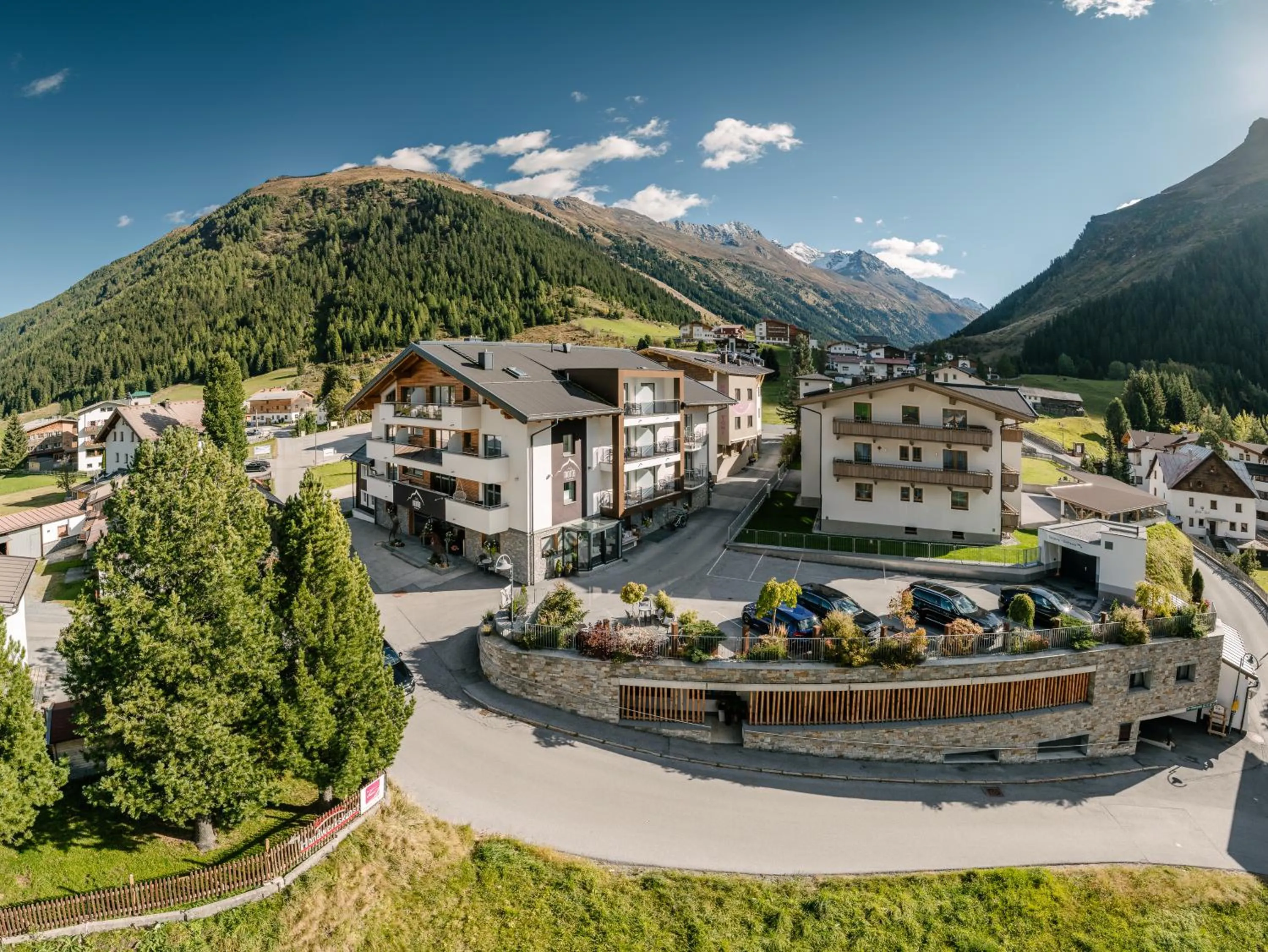 Property building in Alpinhotel Monte Superior - Silvretta Card Premium Betrieb