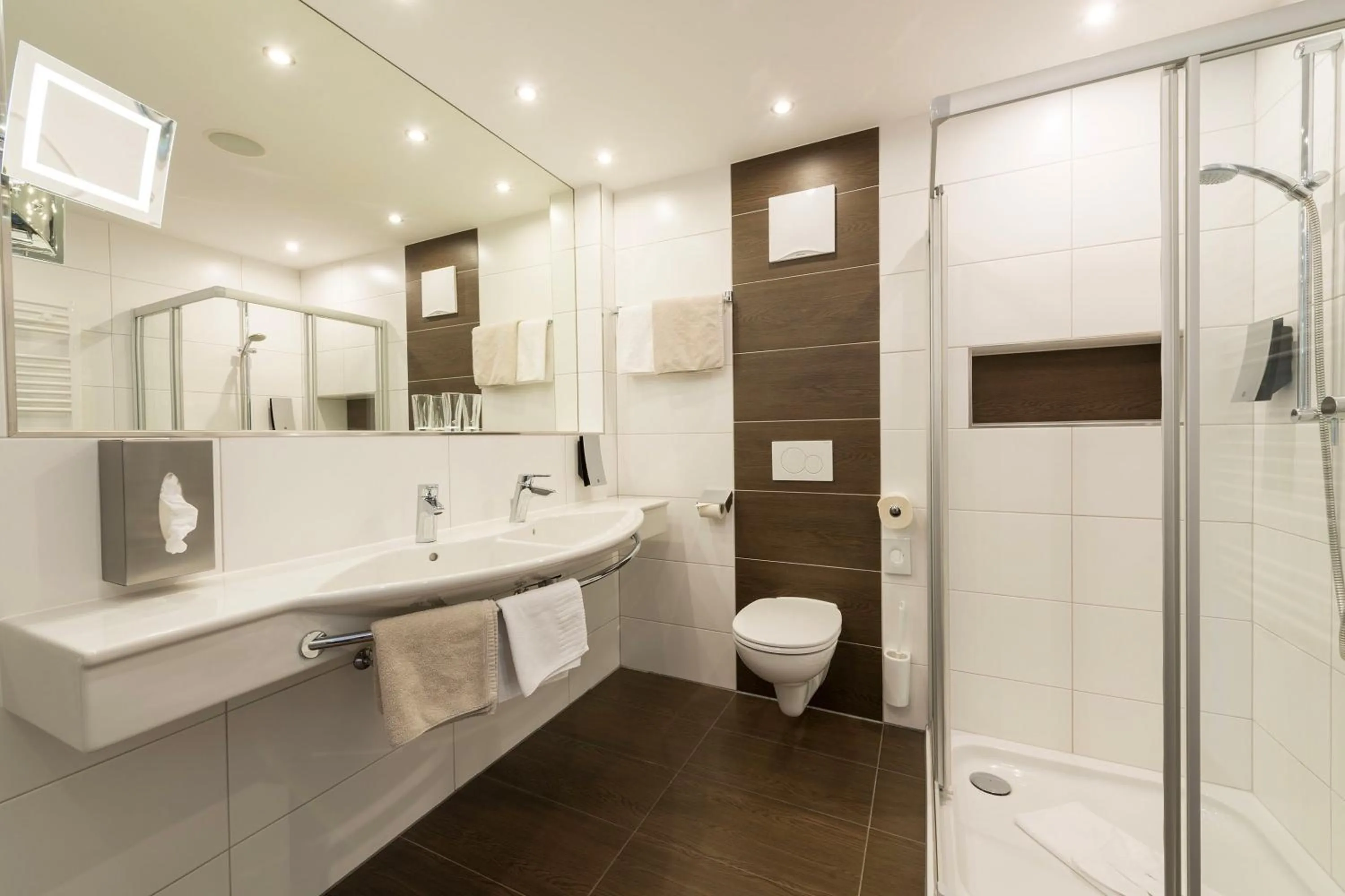 Shower in Alpinhotel Monte Superior - Silvretta Card Premium Betrieb