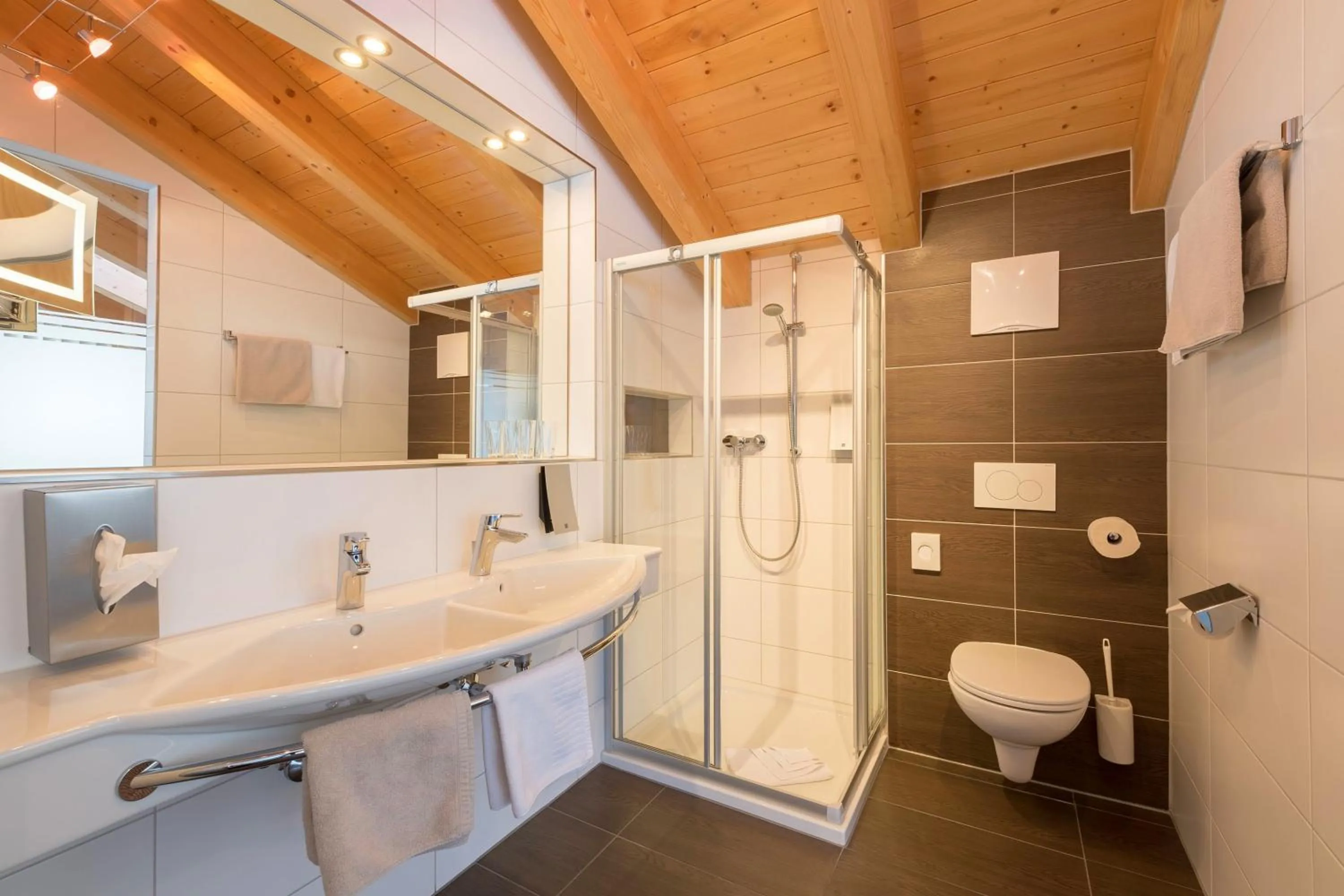 Shower in Alpinhotel Monte Superior - Silvretta Card Premium Betrieb
