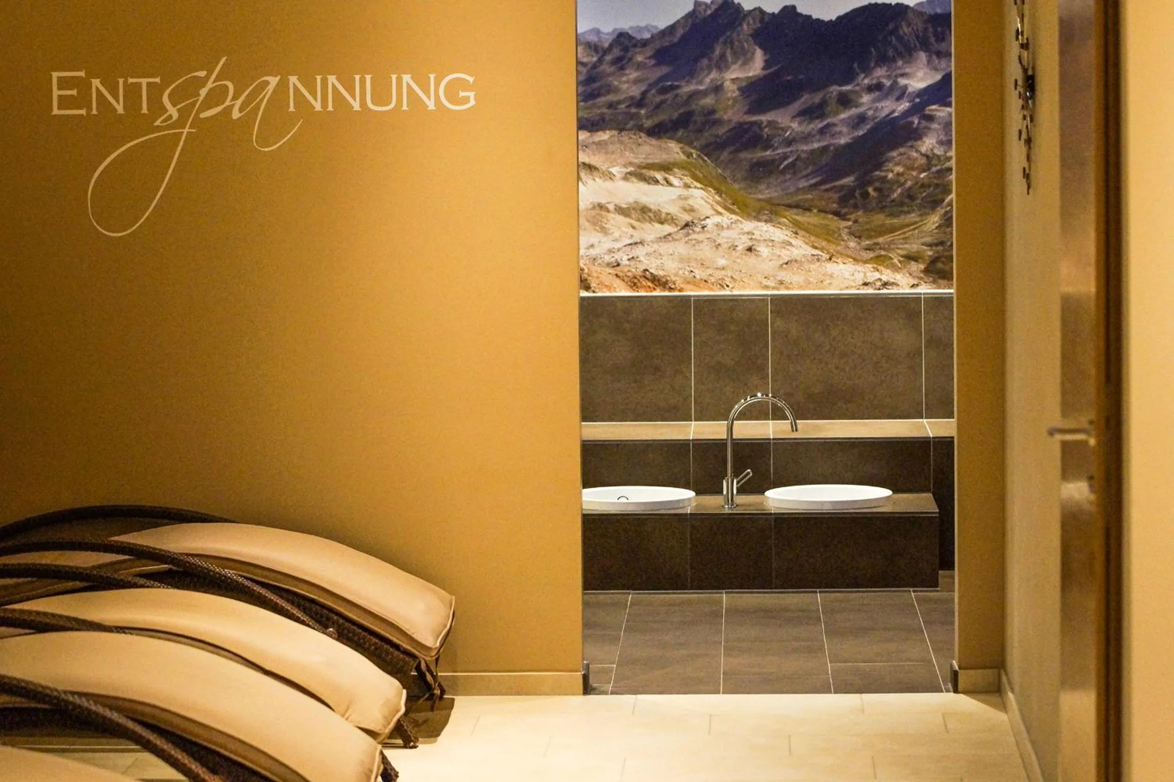 Sauna, Bed in Alpinhotel Monte Superior - Silvretta Card Premium Betrieb