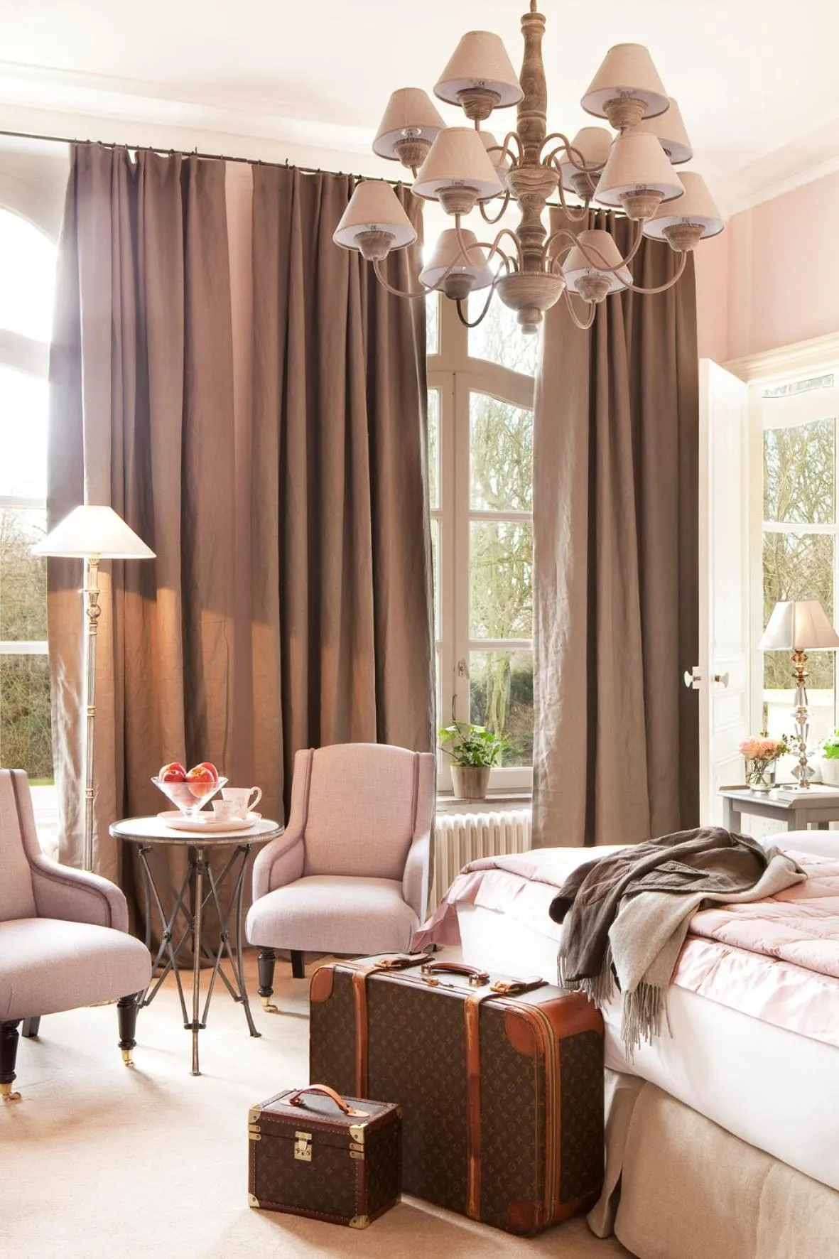 Photo of the whole room, Bed in Château de la Marine