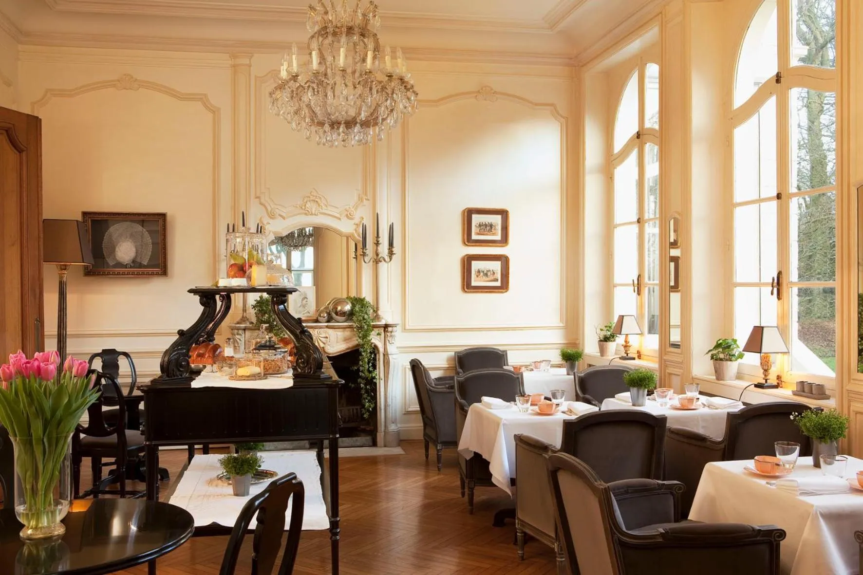 Restaurant/places to eat in Château de la Marine