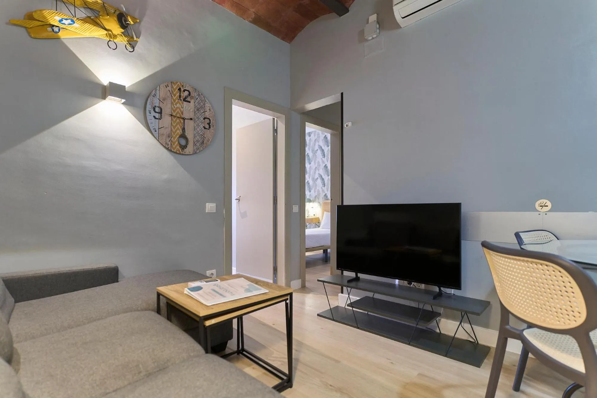 TV and multimedia in Fira Apartments by gaiarooms
