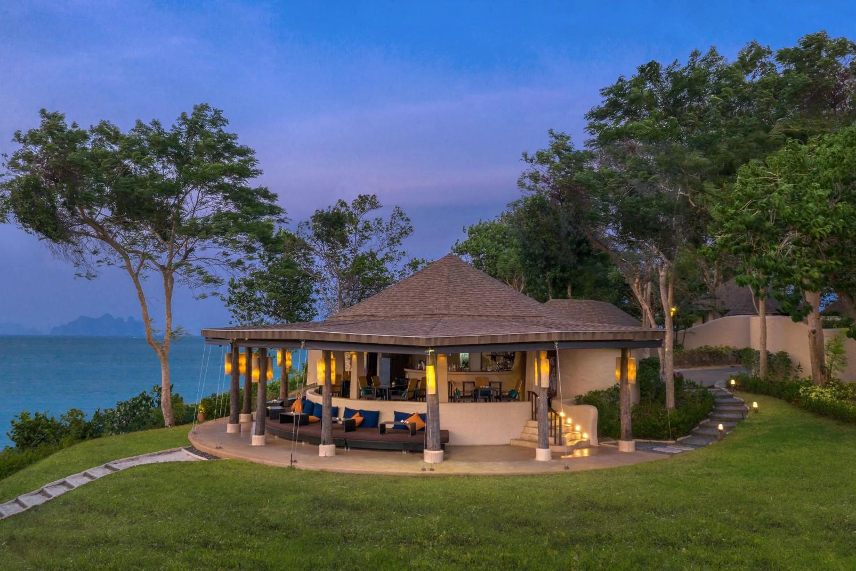 Lounge or bar in The Naka Island, a Luxury Collection Resort & Spa, Phuket