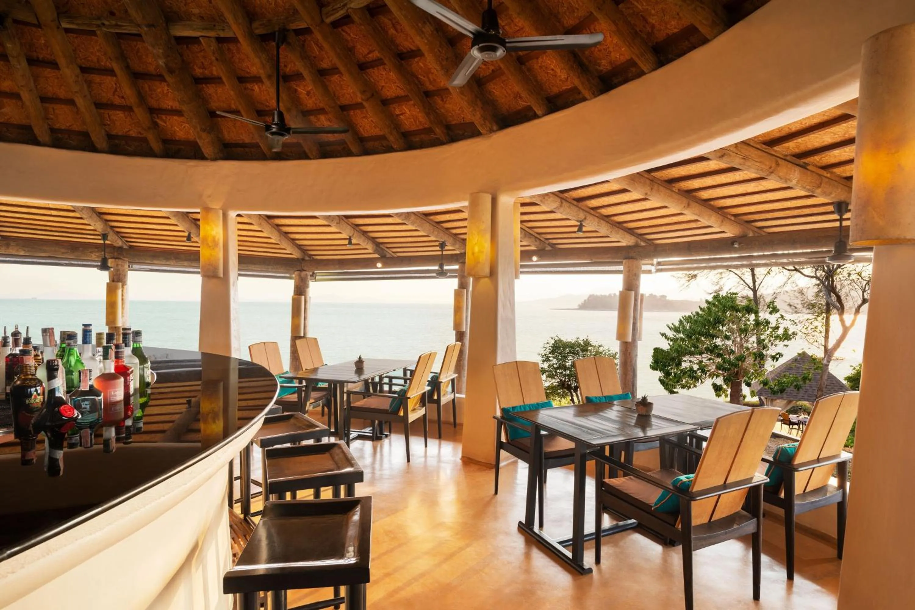 Lounge or bar in The Naka Island, a Luxury Collection Resort & Spa, Phuket