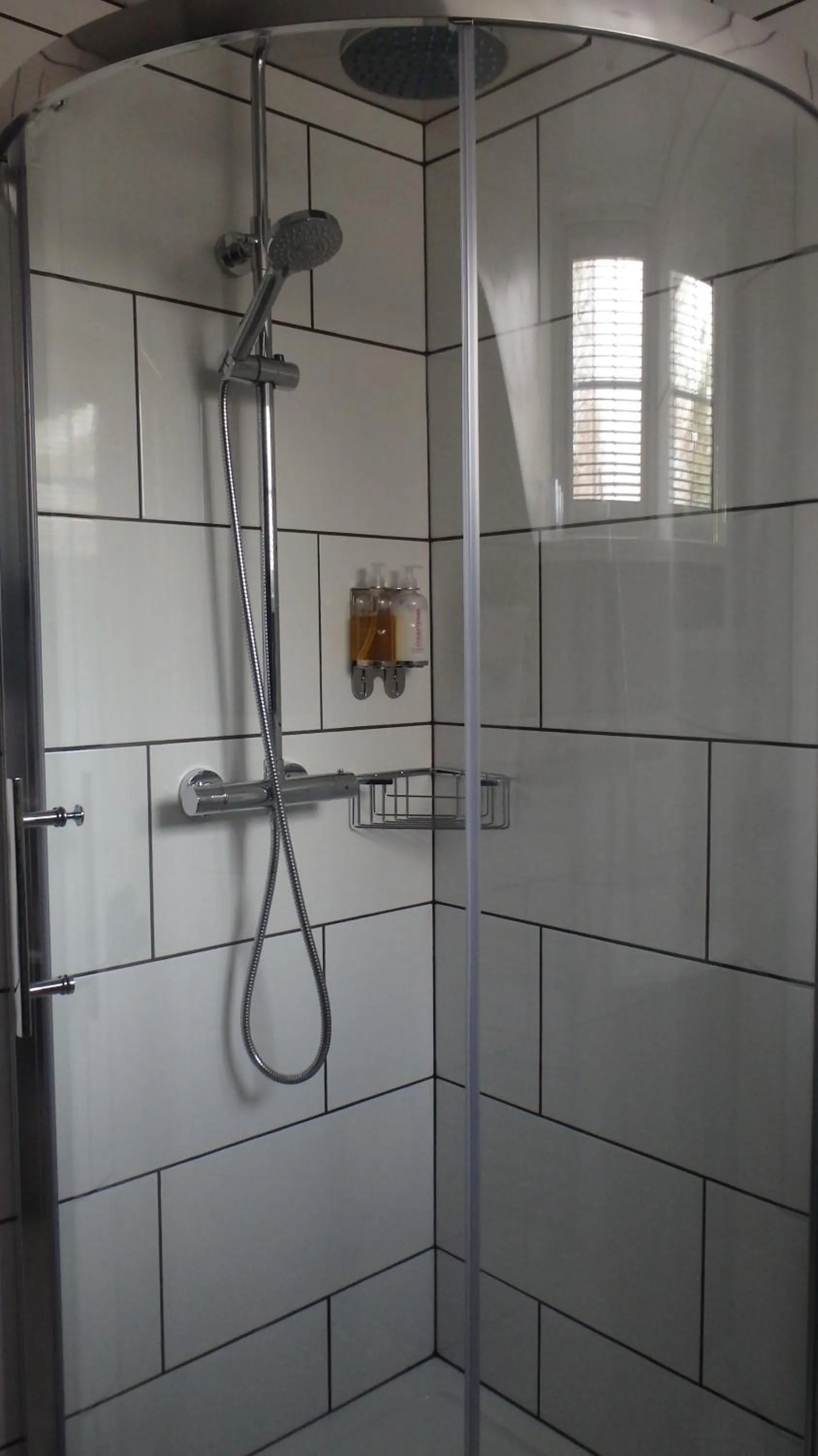 Shower in Haisthorpe Guest House