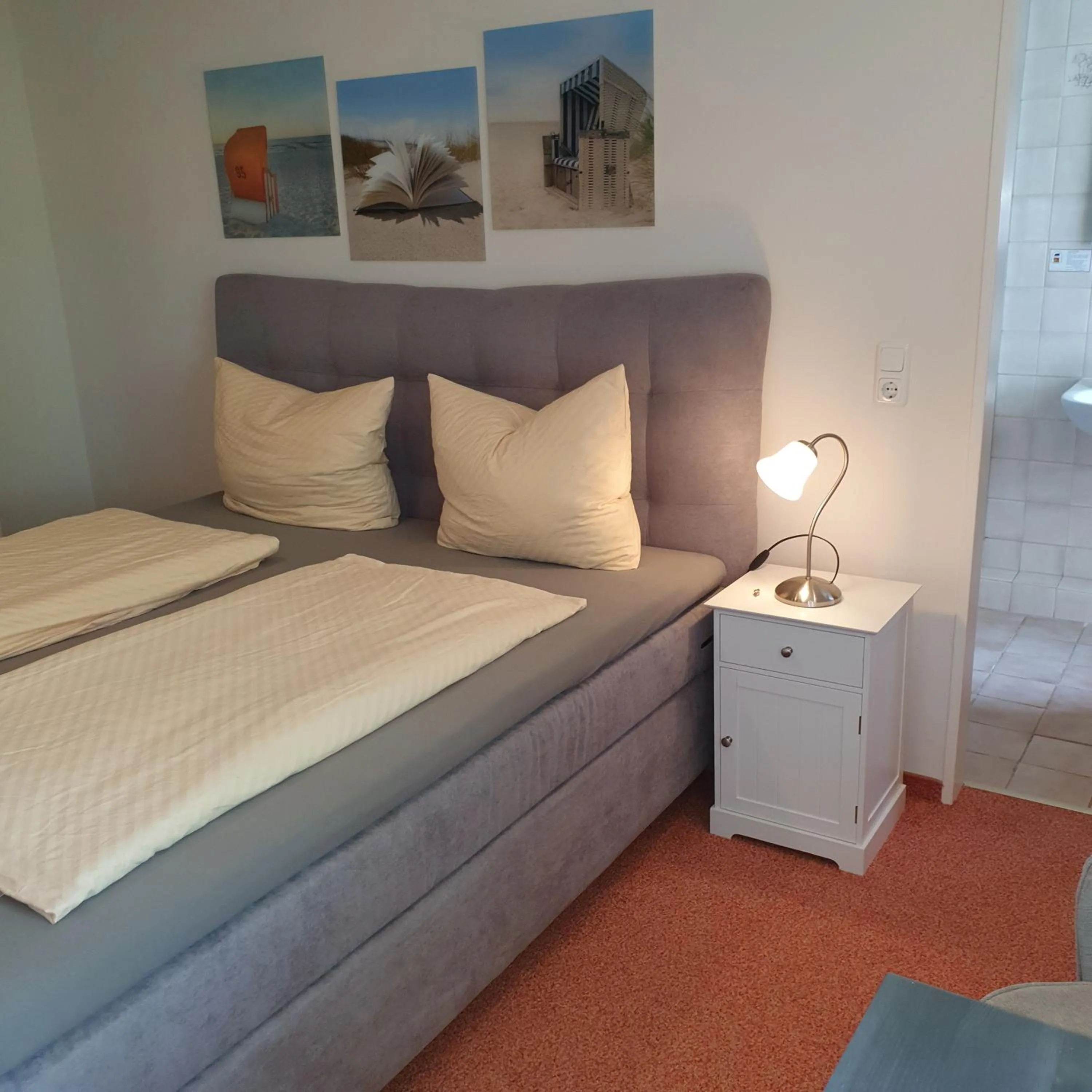 Photo of the whole room, Bed in Hotel Pension Haus Irene