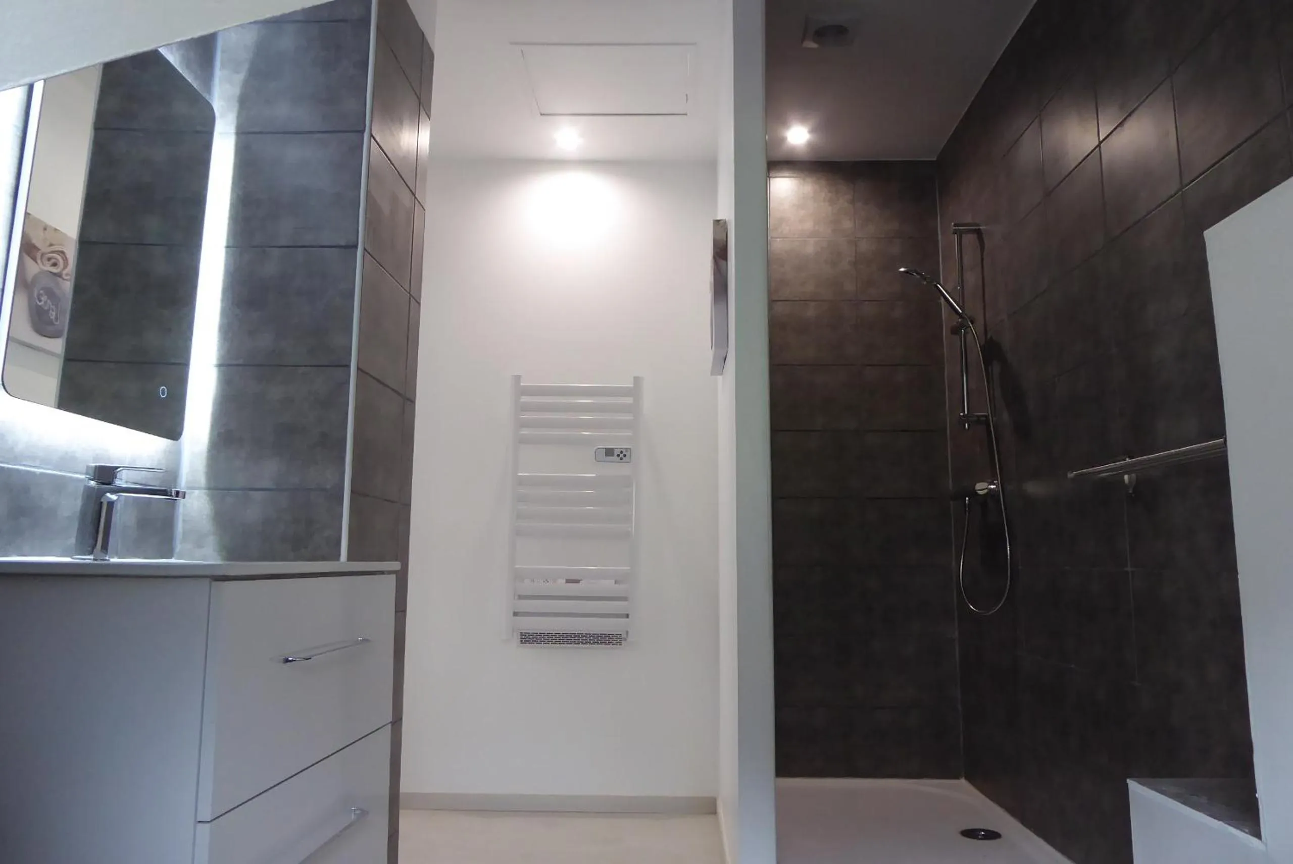 Bathroom in Hôtel Le Martagon