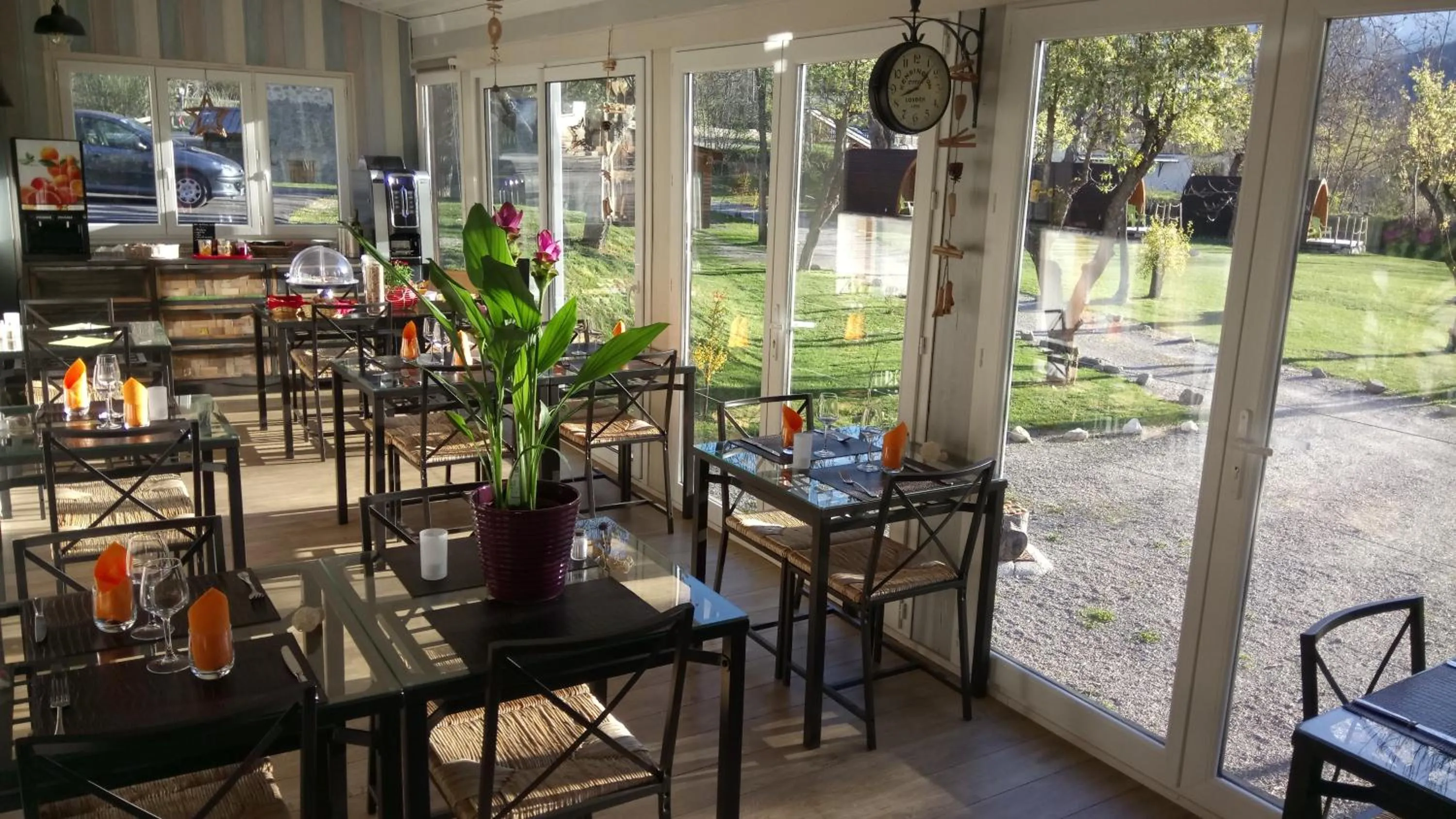 Restaurant/places to eat in Hôtel Le Martagon