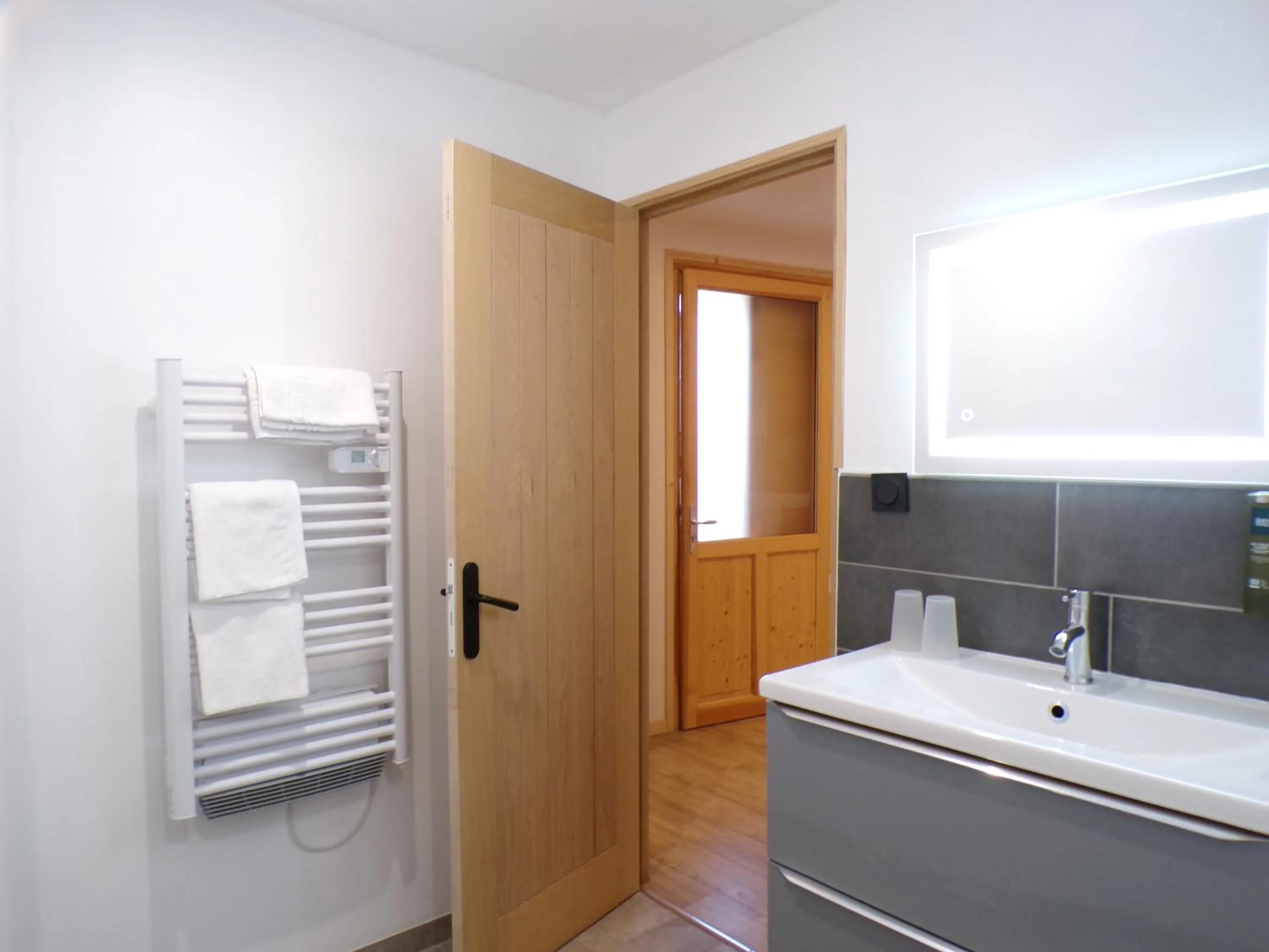 Bathroom in Hôtel Le Martagon