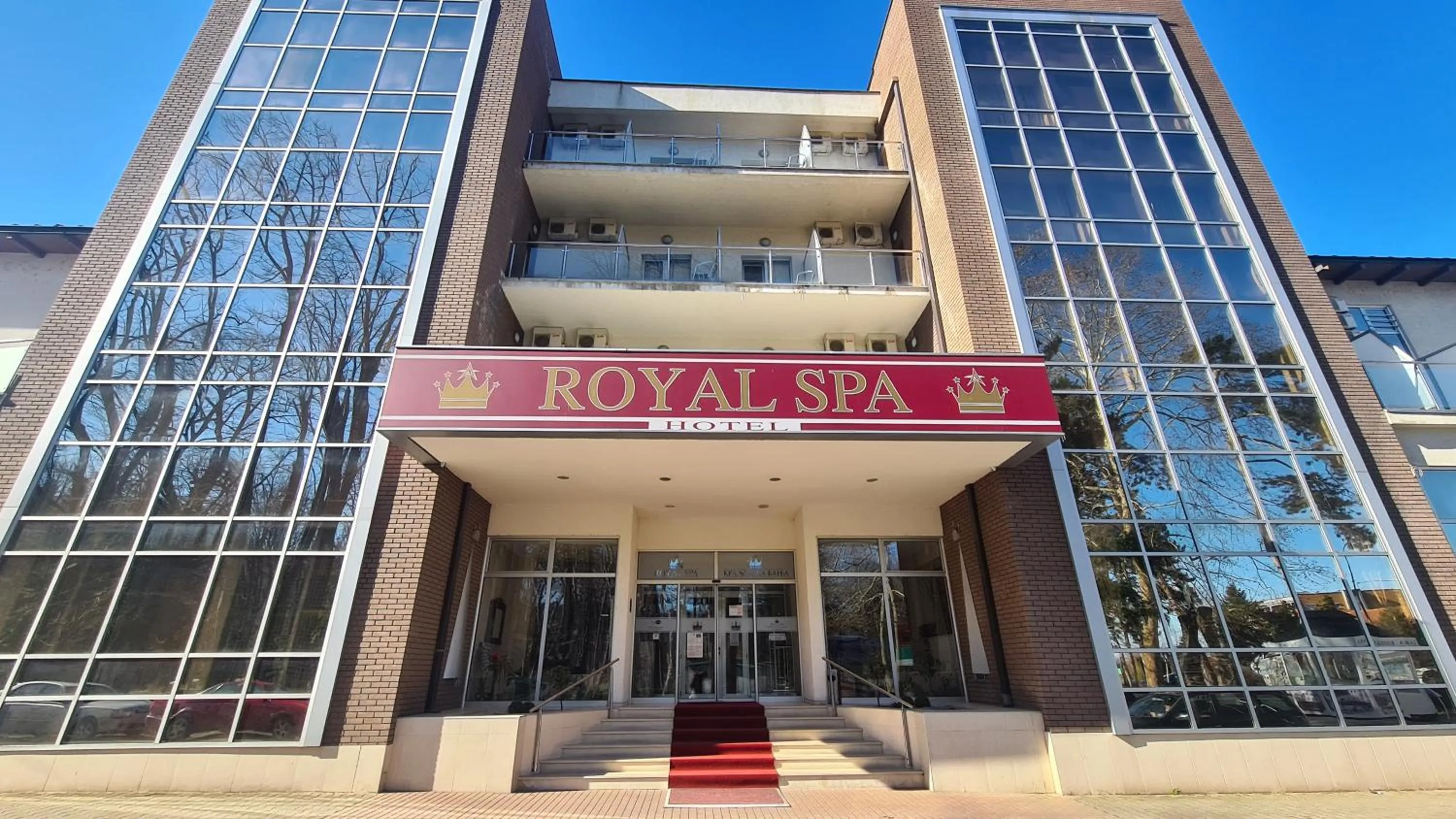 Property building in Hotel Royal Spa