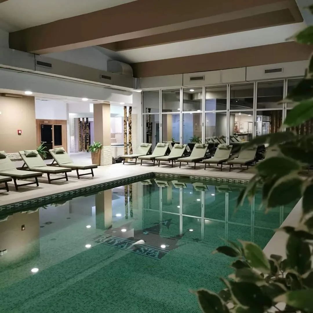 Swimming pool in Hotel Royal Spa