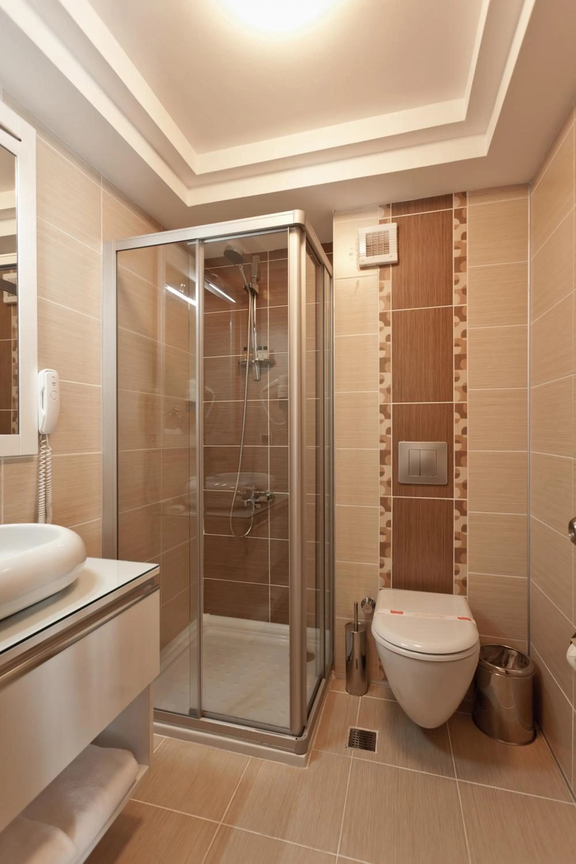 Shower in Mercia Hotels & Resorts
