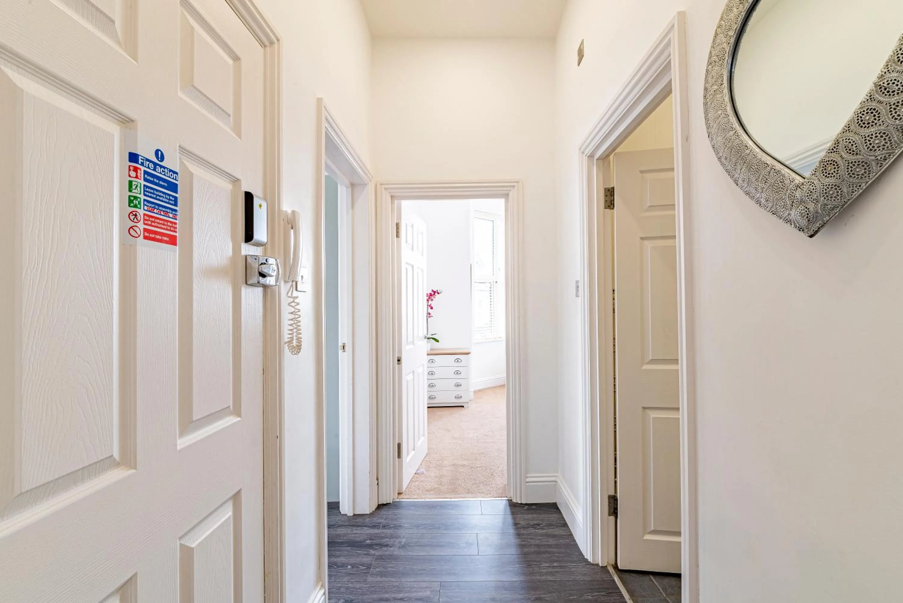 Photo of the whole room in Greyfriars