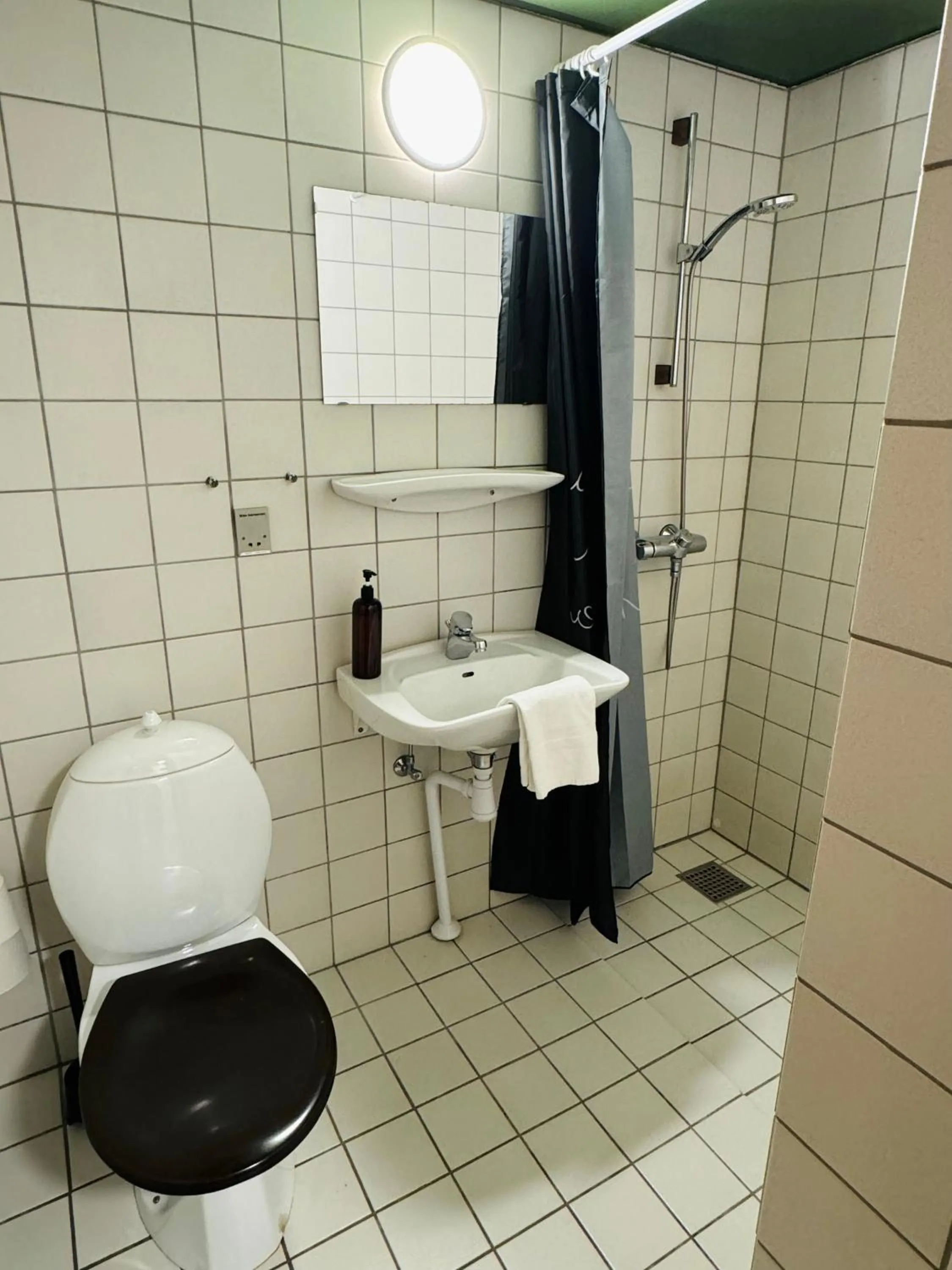Toilet in KonceptHotel