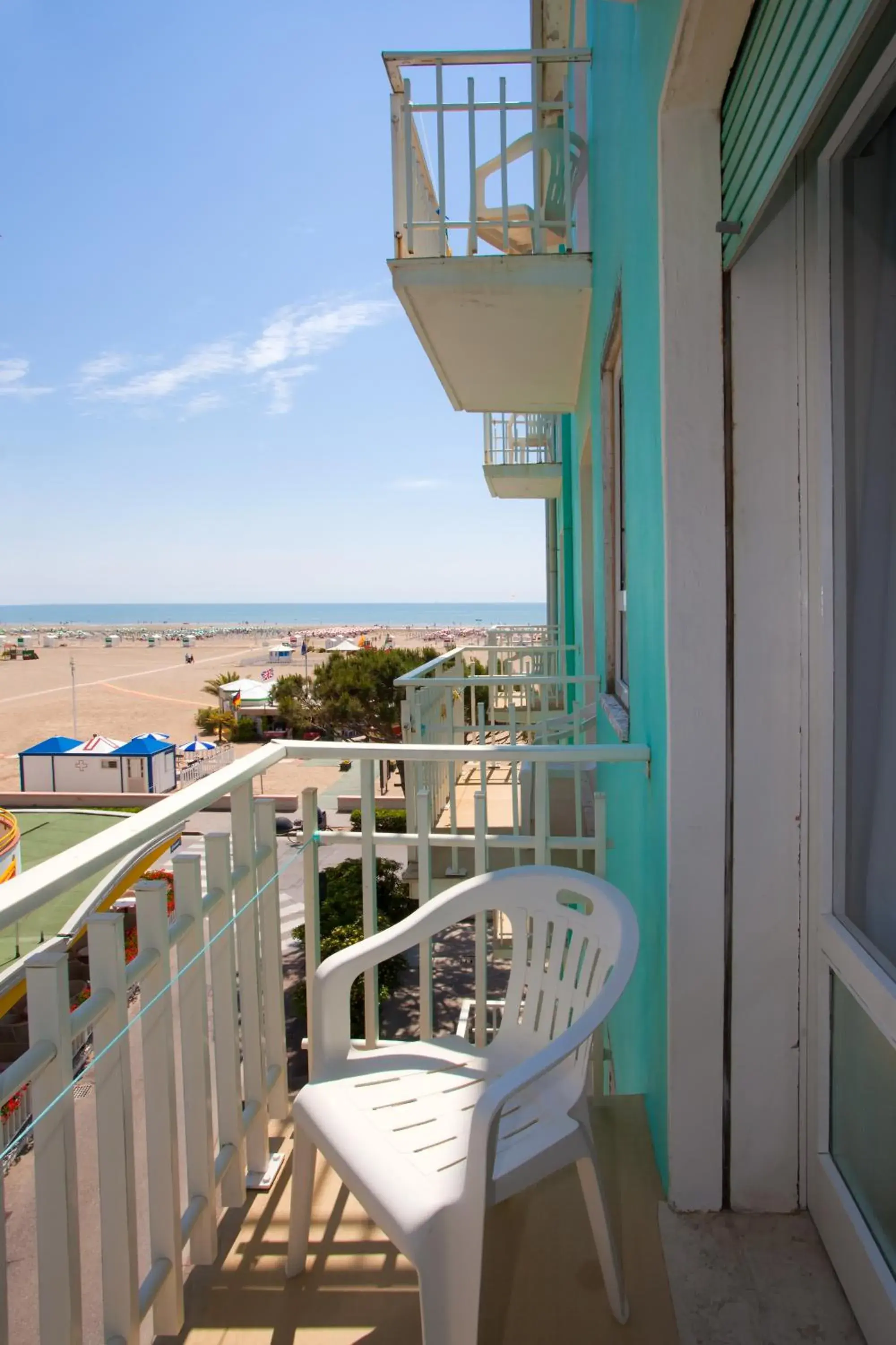 Double or Twin Room with Balcony and Partial Sea View in Hotel Sanremo Double or Twin Room with Balcony and Partial Sea View in Hotel Sanremo