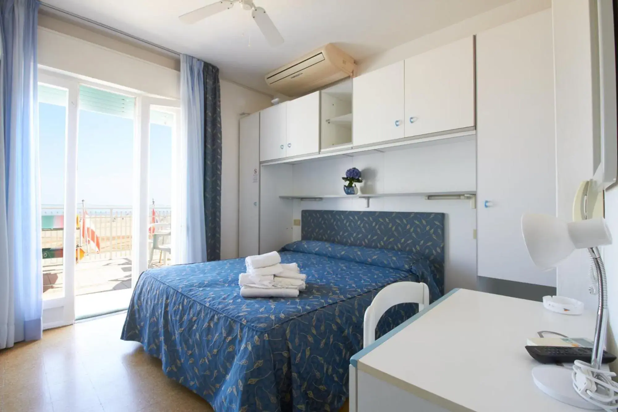 Double or Twin Room with Terrace and Sea View in Hotel Sanremo Double or Twin Room with Terrace and Sea View in Hotel Sanremo