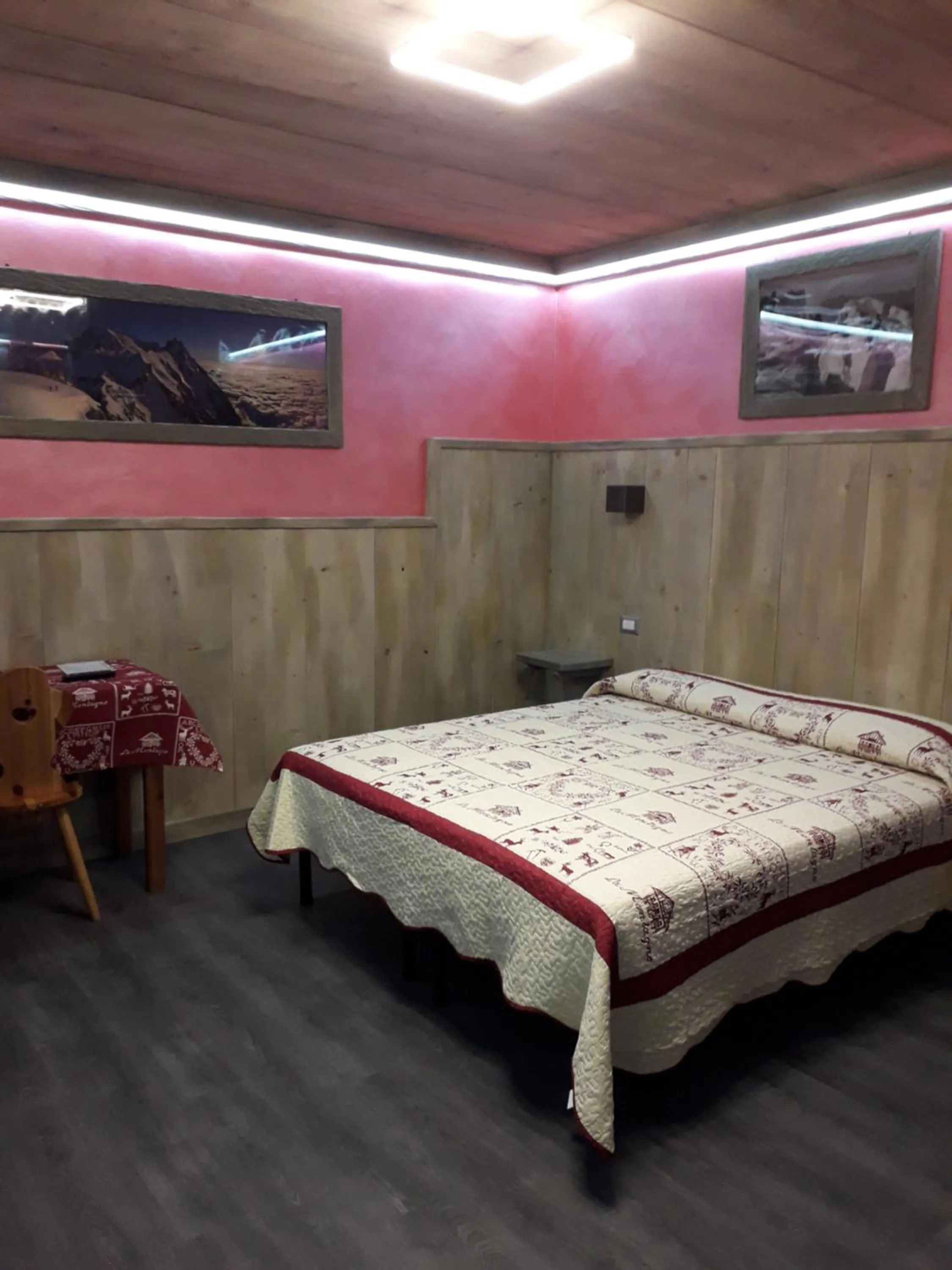 Bed in Hotel Florian