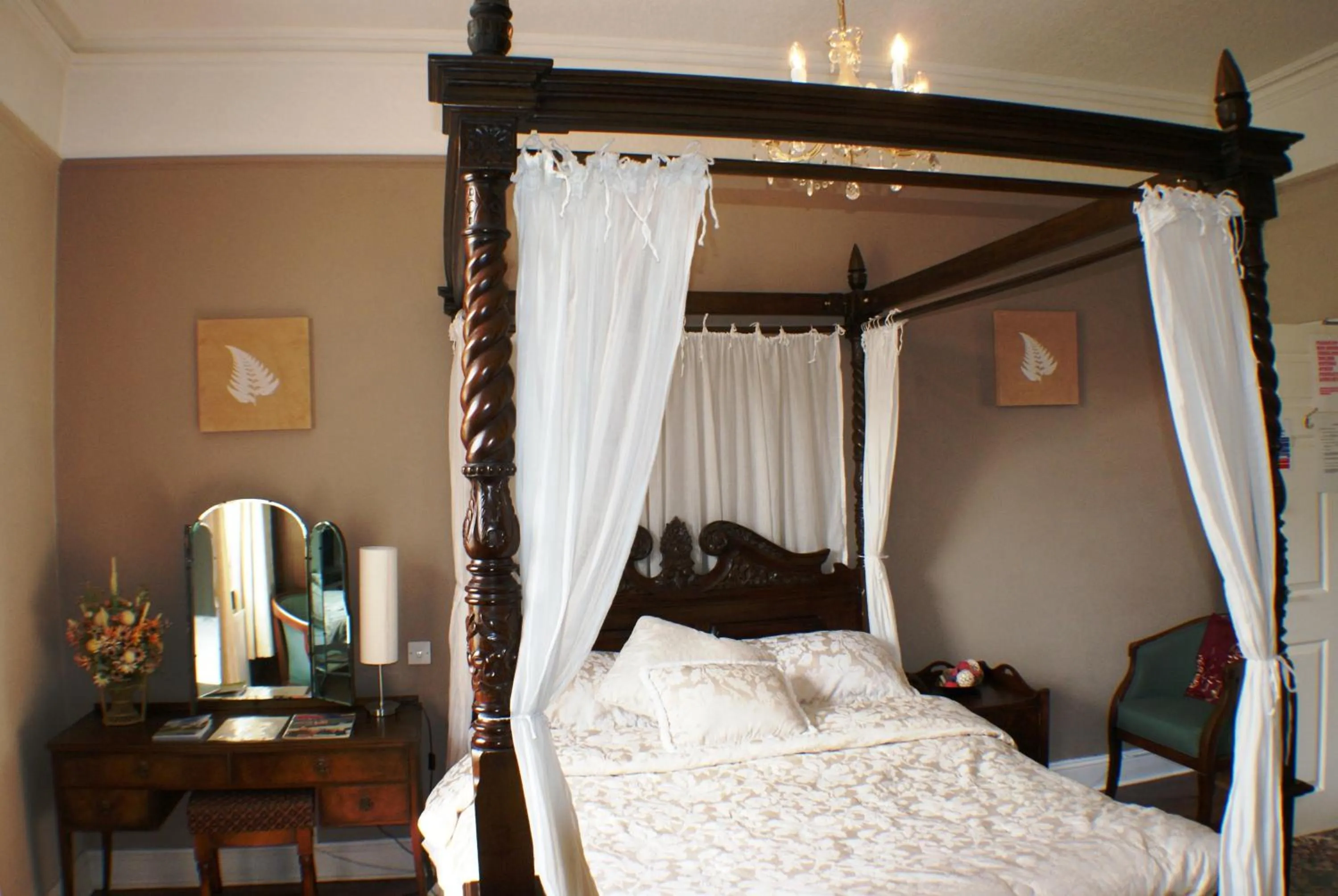 Bed in The Bank House Hotel