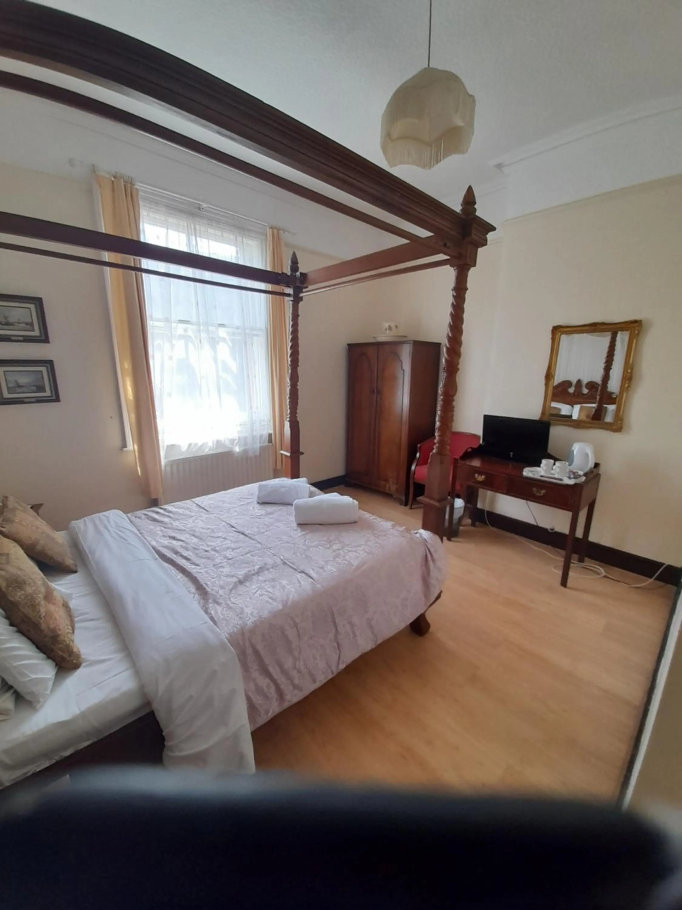 Bed in The Bank House Hotel