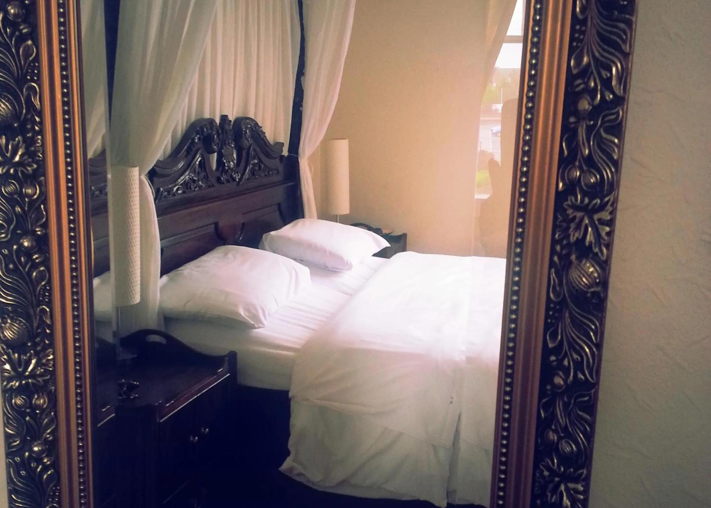 Bed in The Bank House Hotel