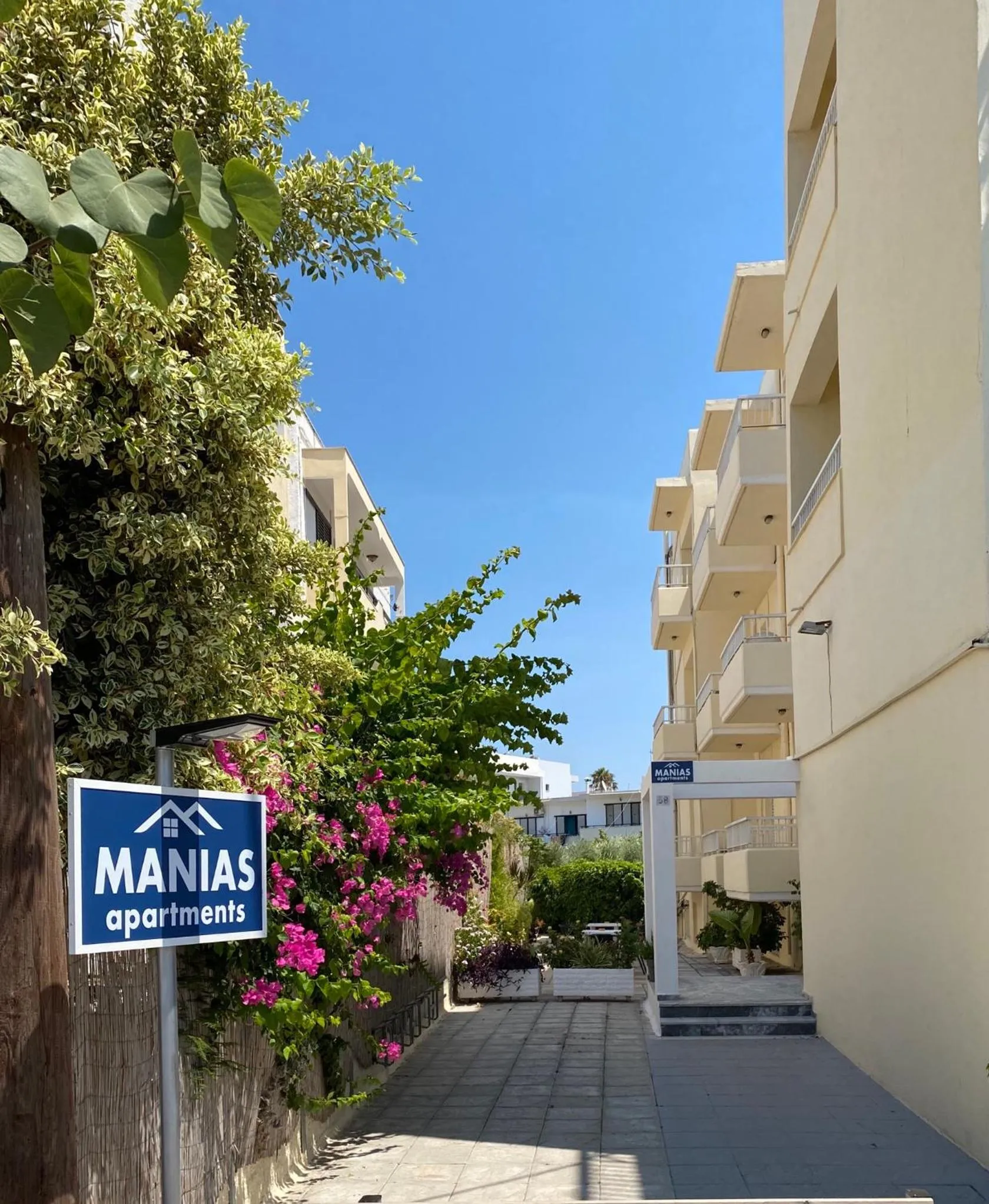 Facade/entrance in Manias Apartments