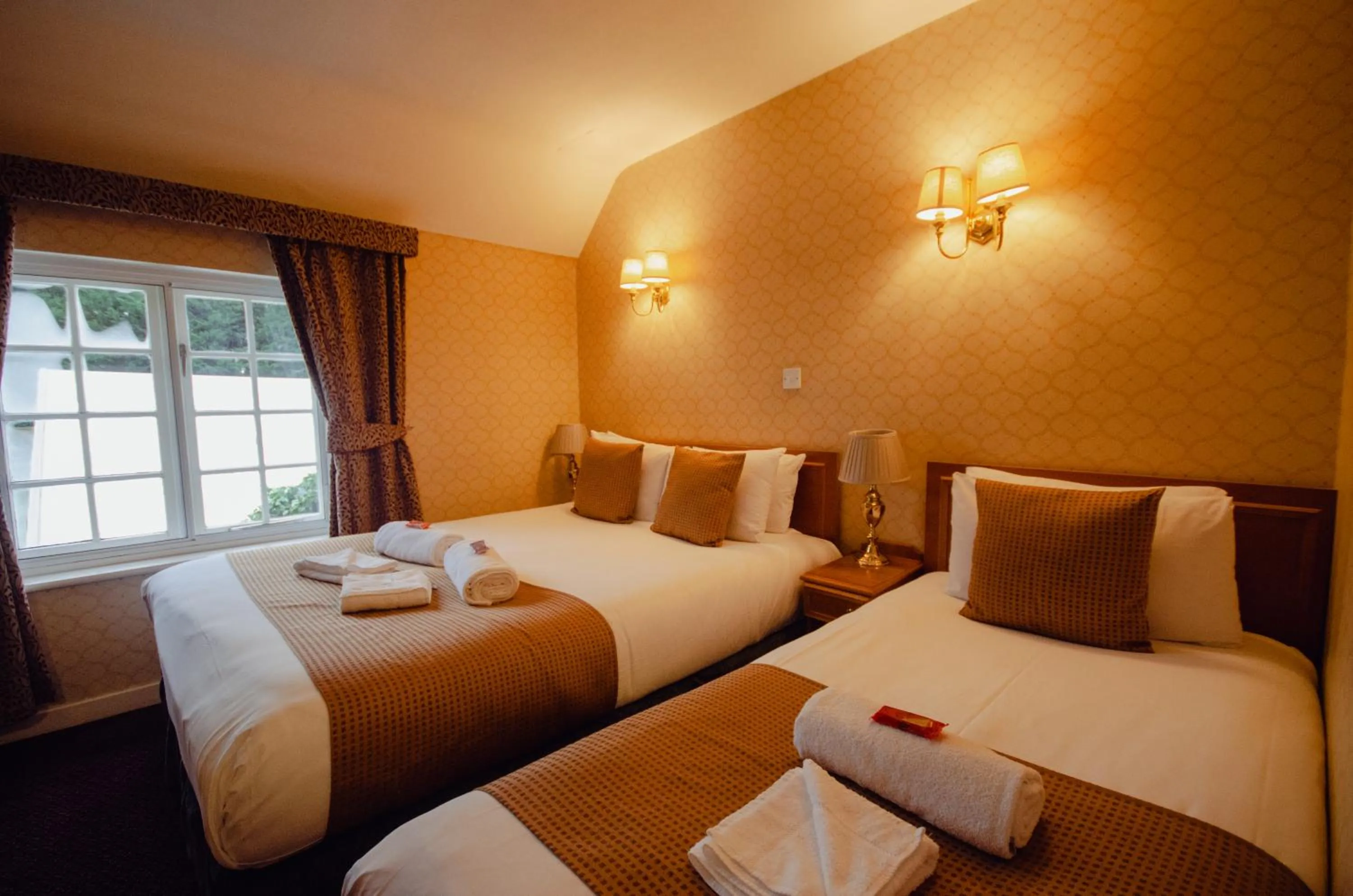 Bedroom, Bed in Howfield Manor Hotel