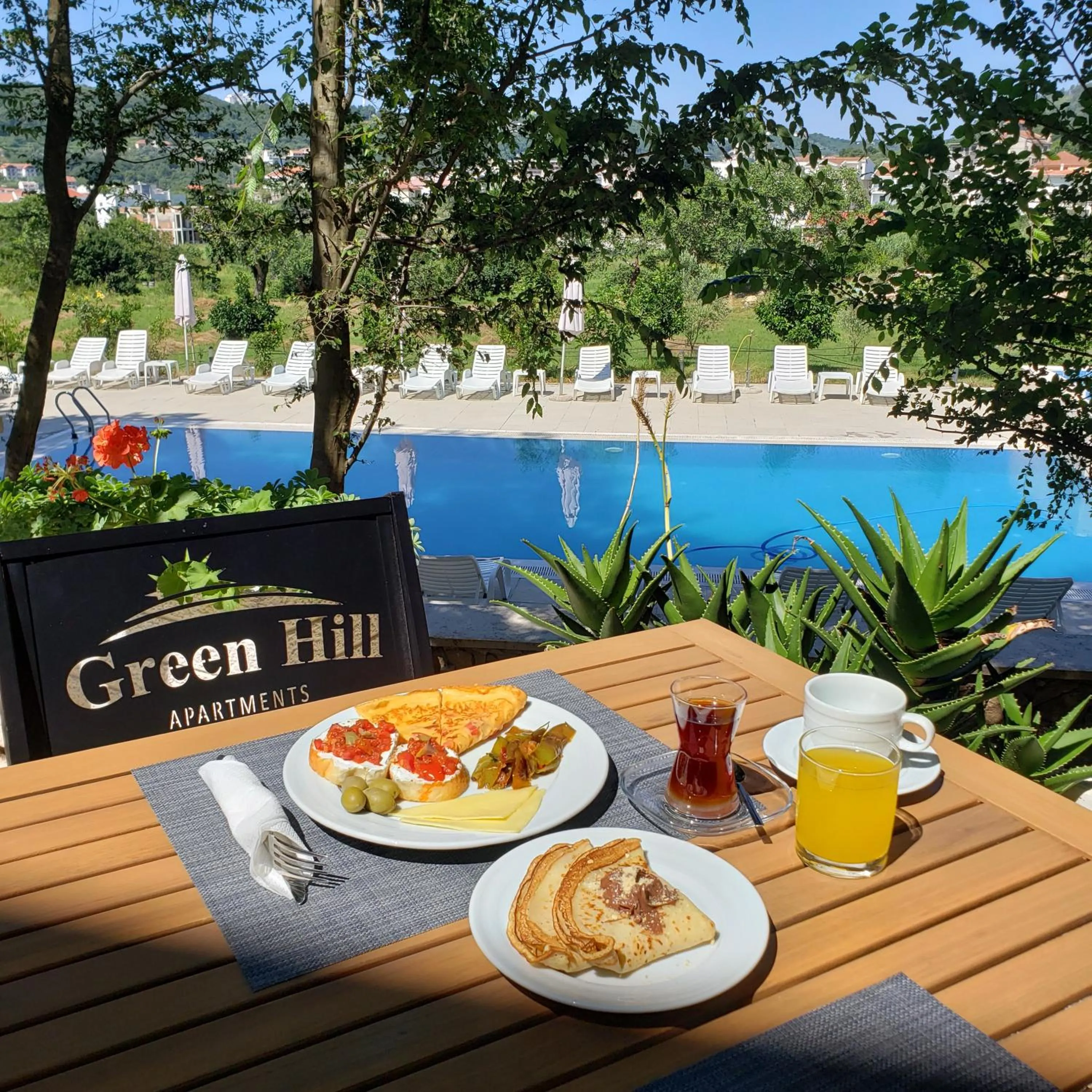 Green Hill Apartments