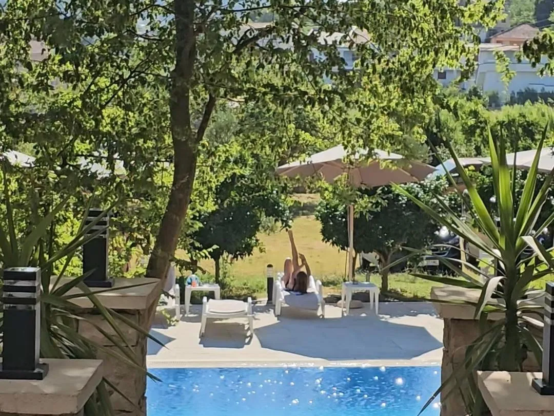 Green Hill Apartments