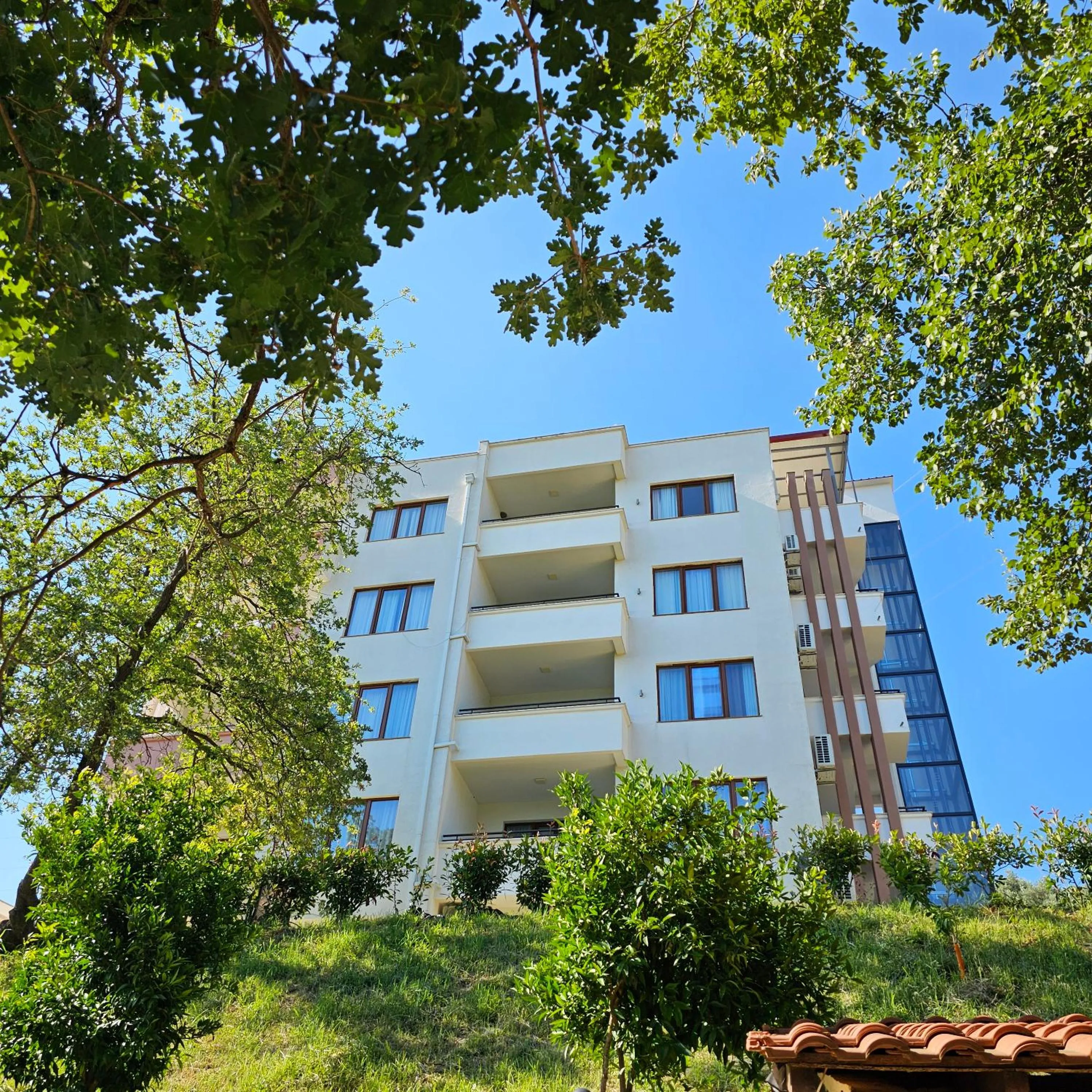 Green Hill Apartments
