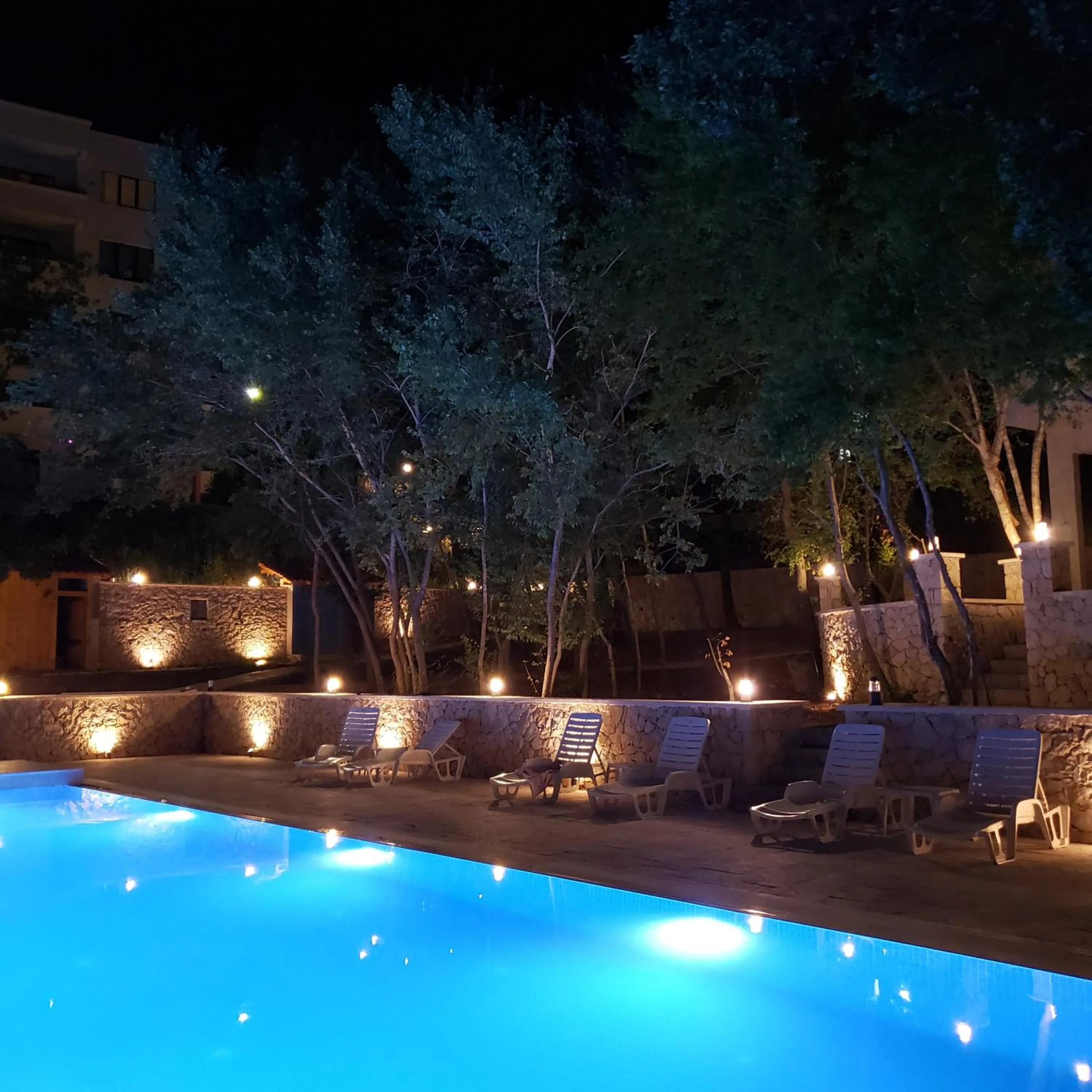 Pool view in Green Hill Apartments