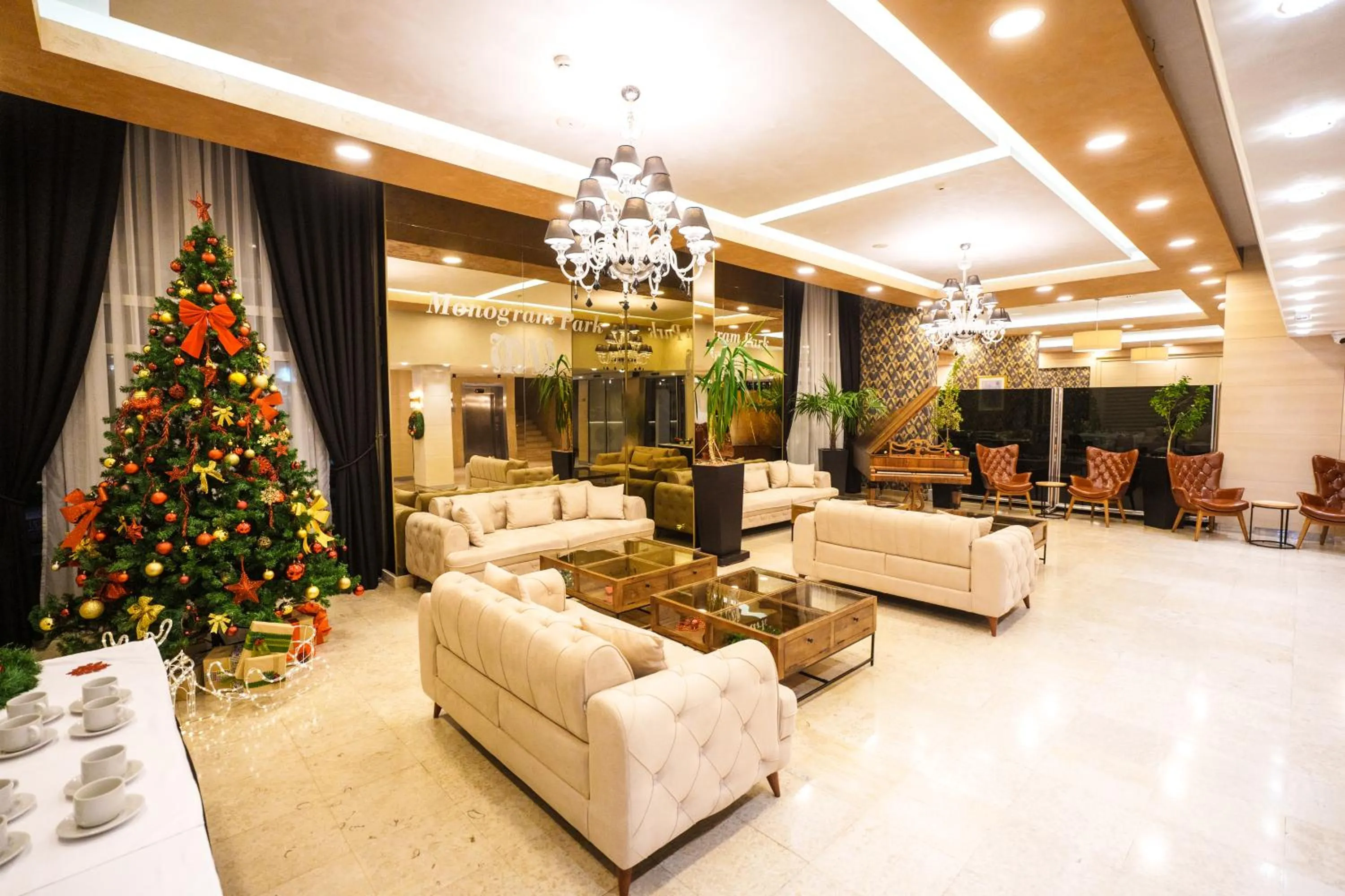 Lobby or reception in Hotel Monogram Park