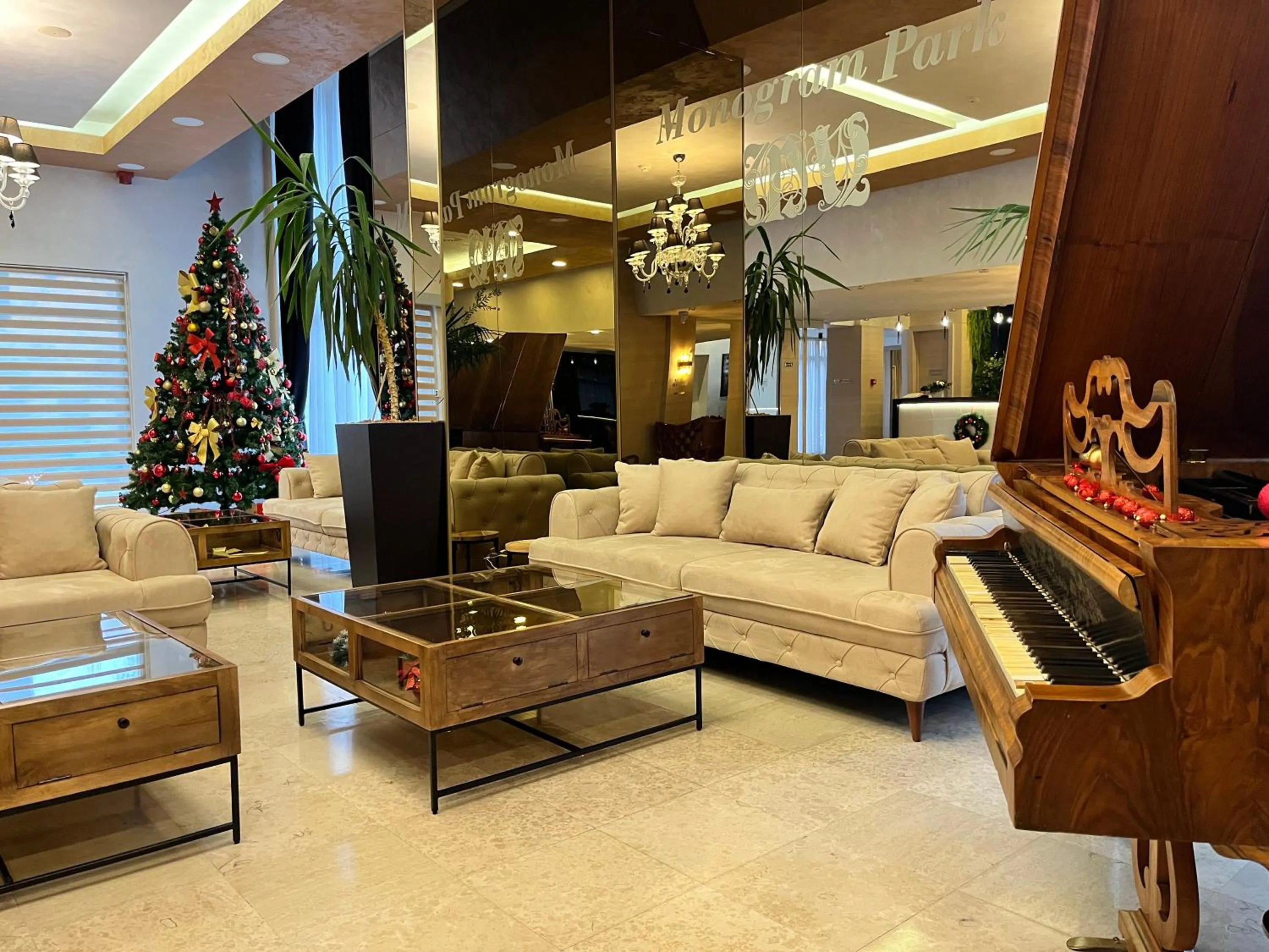 Lobby or reception in Hotel Monogram Park