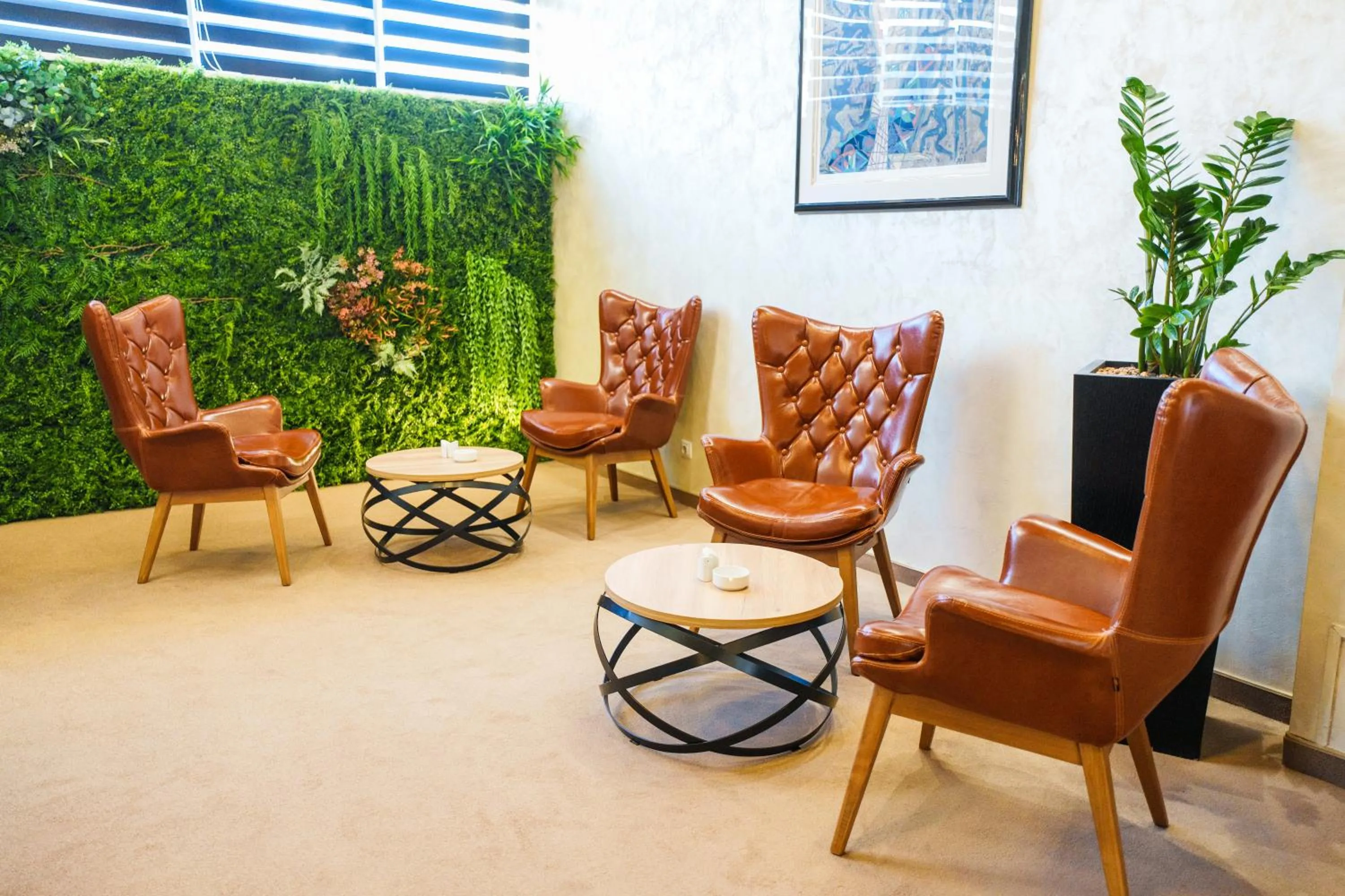 Restaurant/places to eat in Hotel Monogram Park