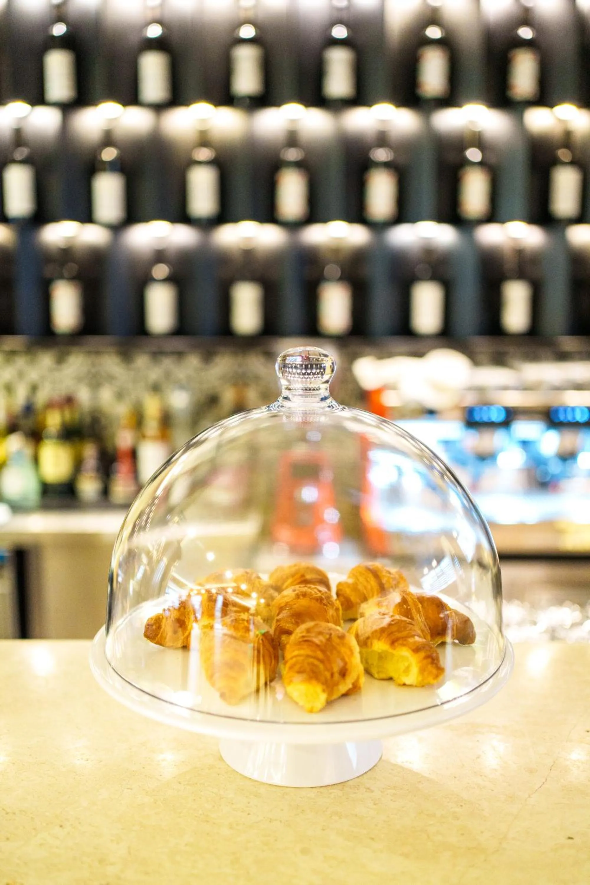 Restaurant/places to eat in Hotel Monogram Park