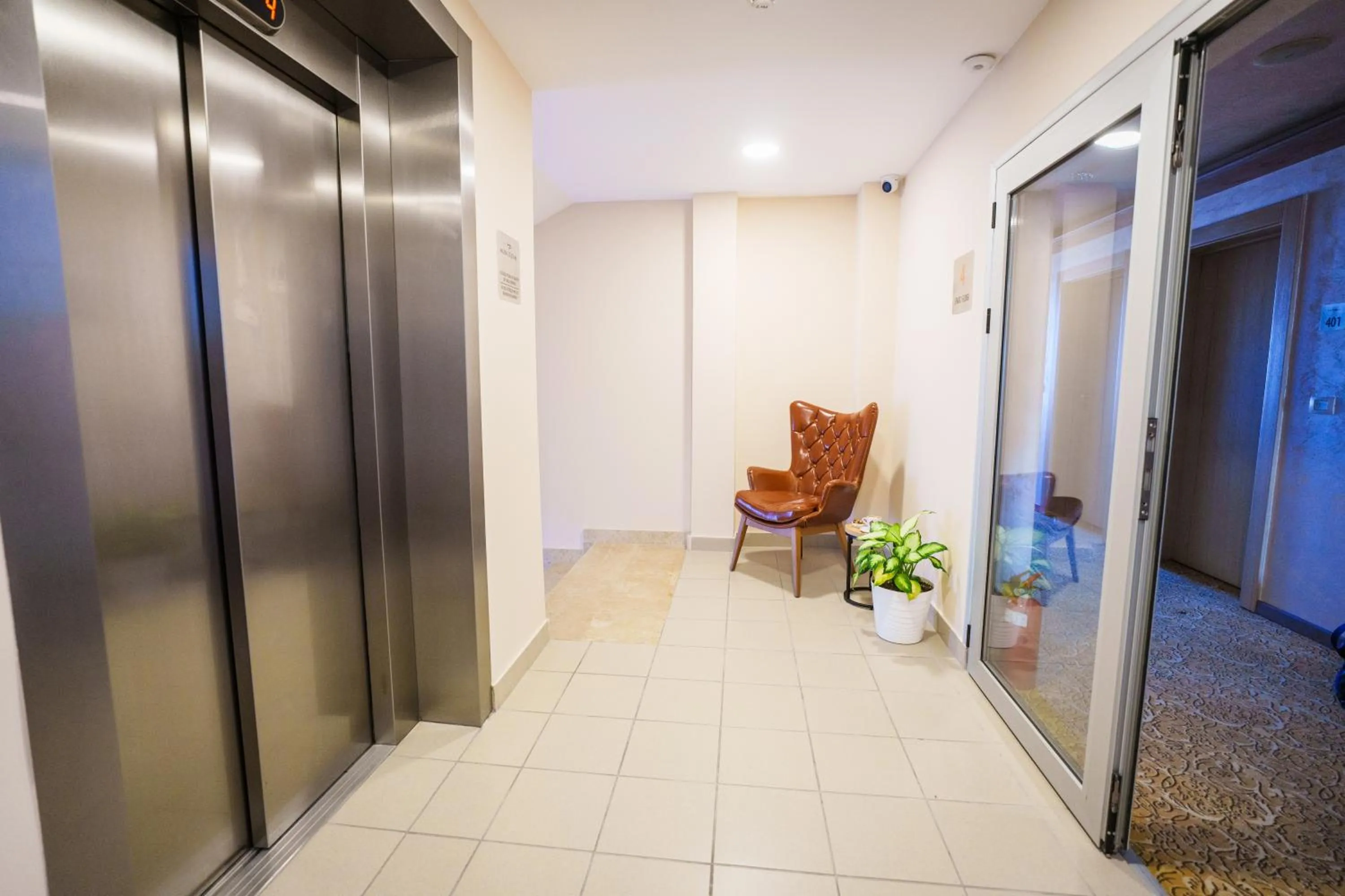 elevator in Hotel Monogram Park