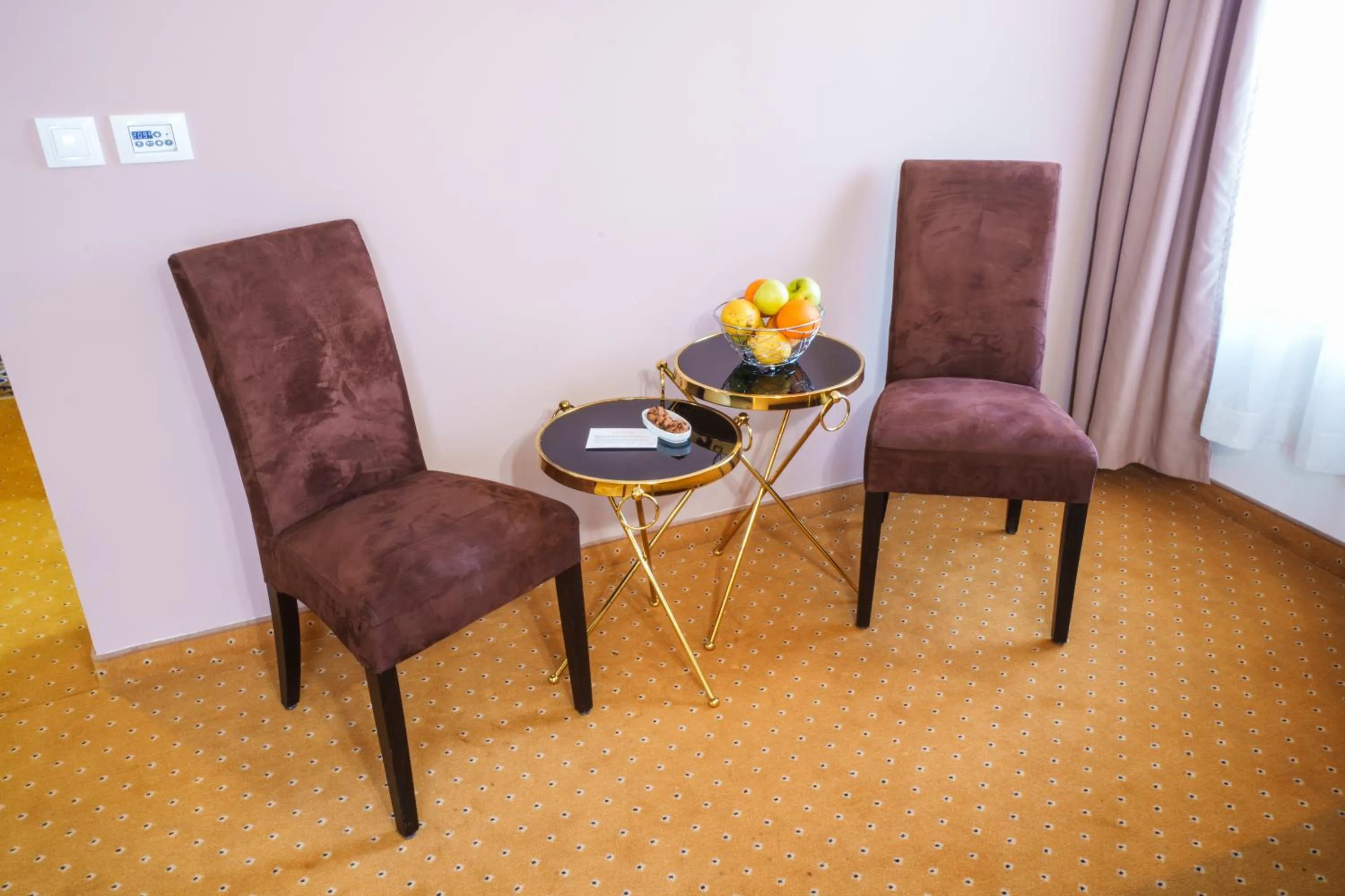 Seating area in Hotel Monogram Park