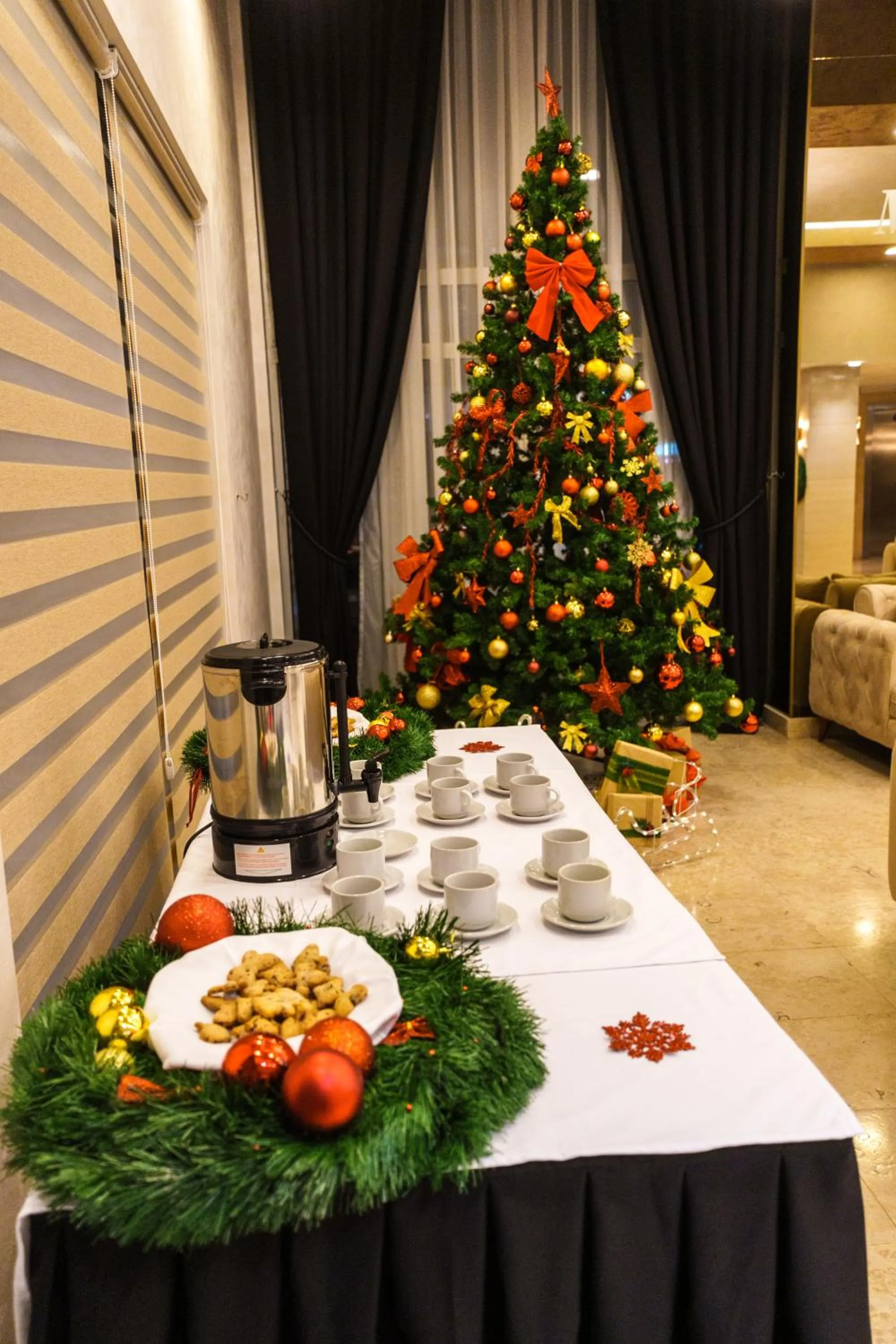 Food and drinks in Hotel Monogram Park