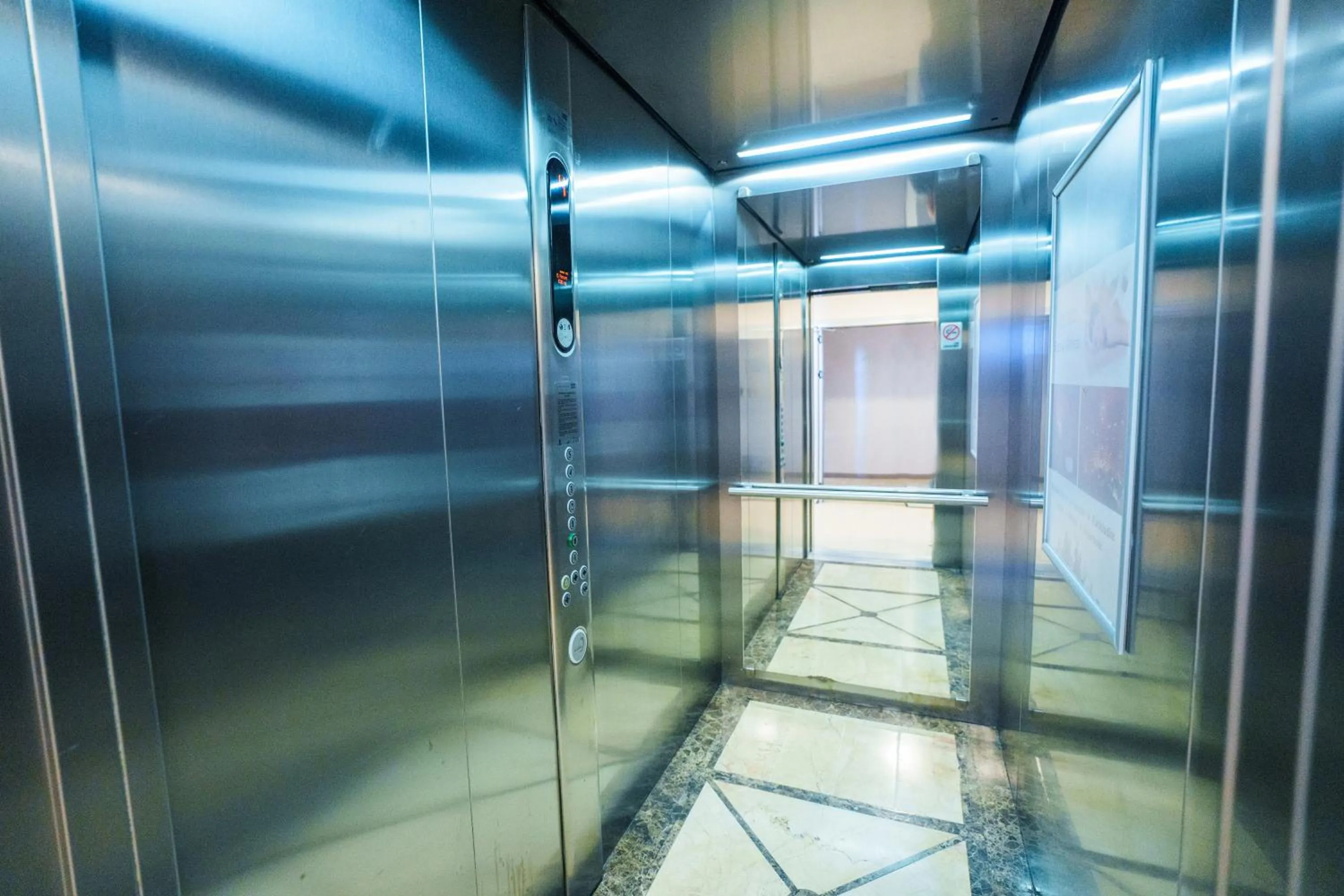 elevator in Hotel Monogram Park
