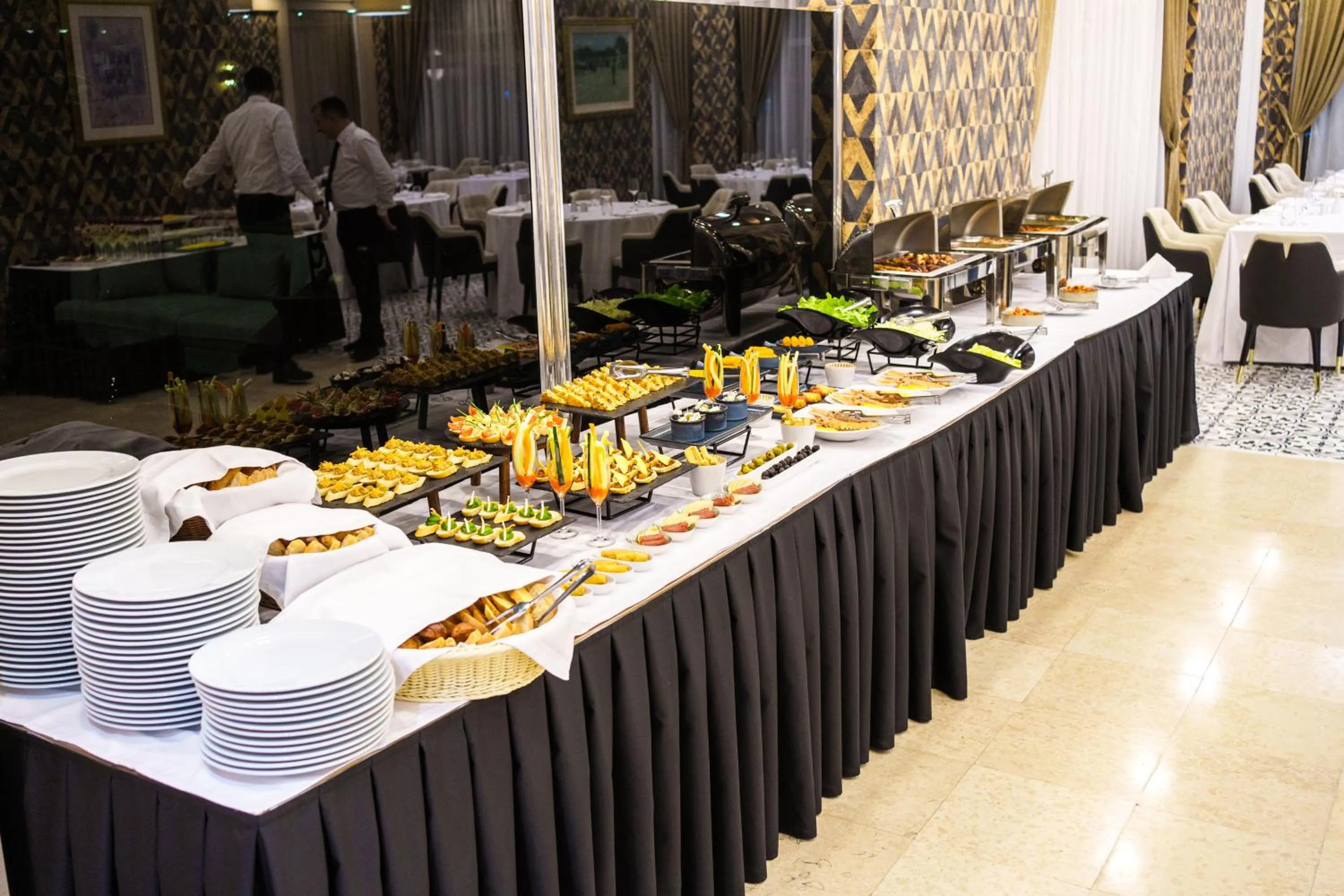 Buffet breakfast in Hotel Monogram Park