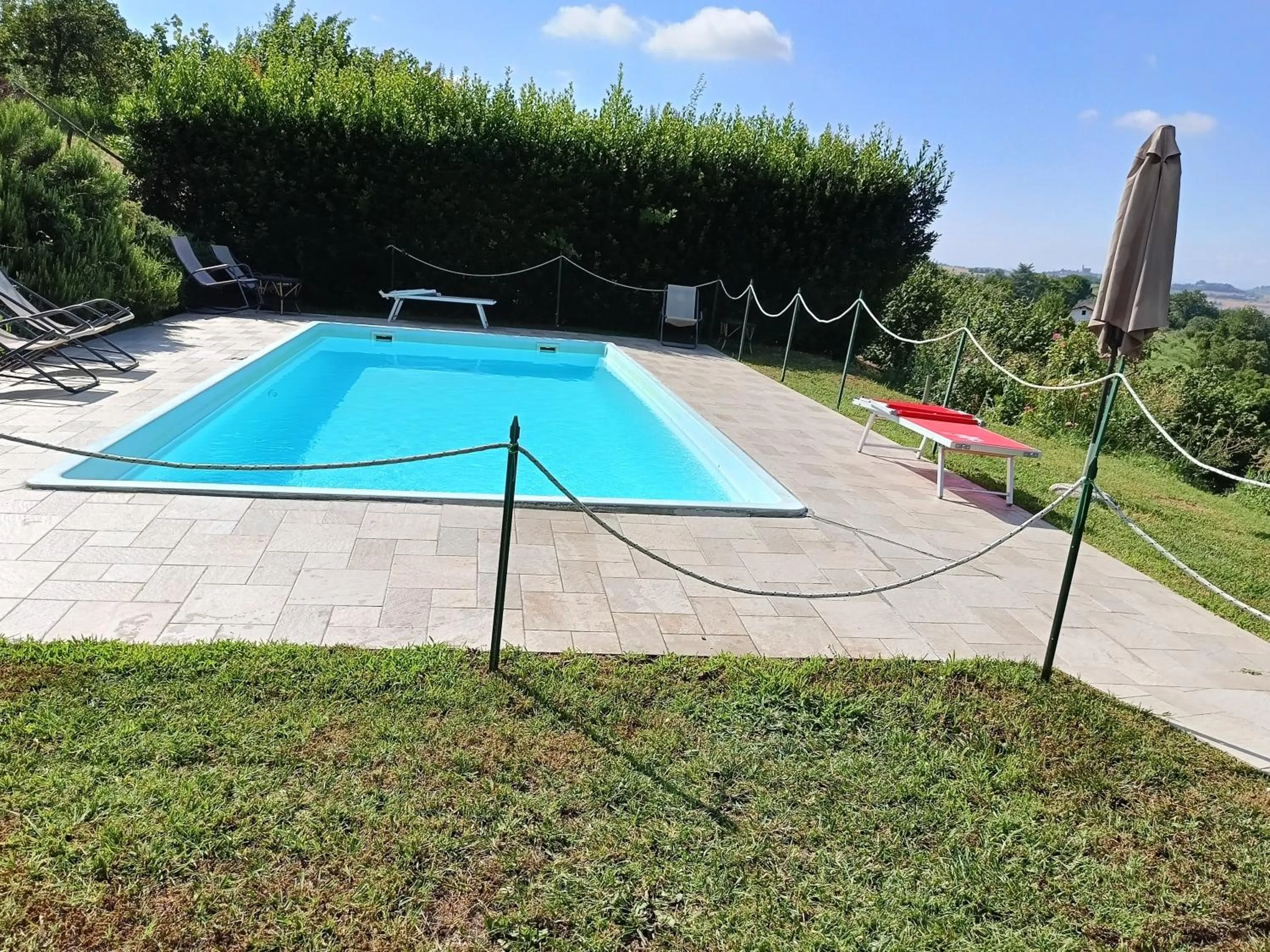 Swimming pool in B&B La Quercia