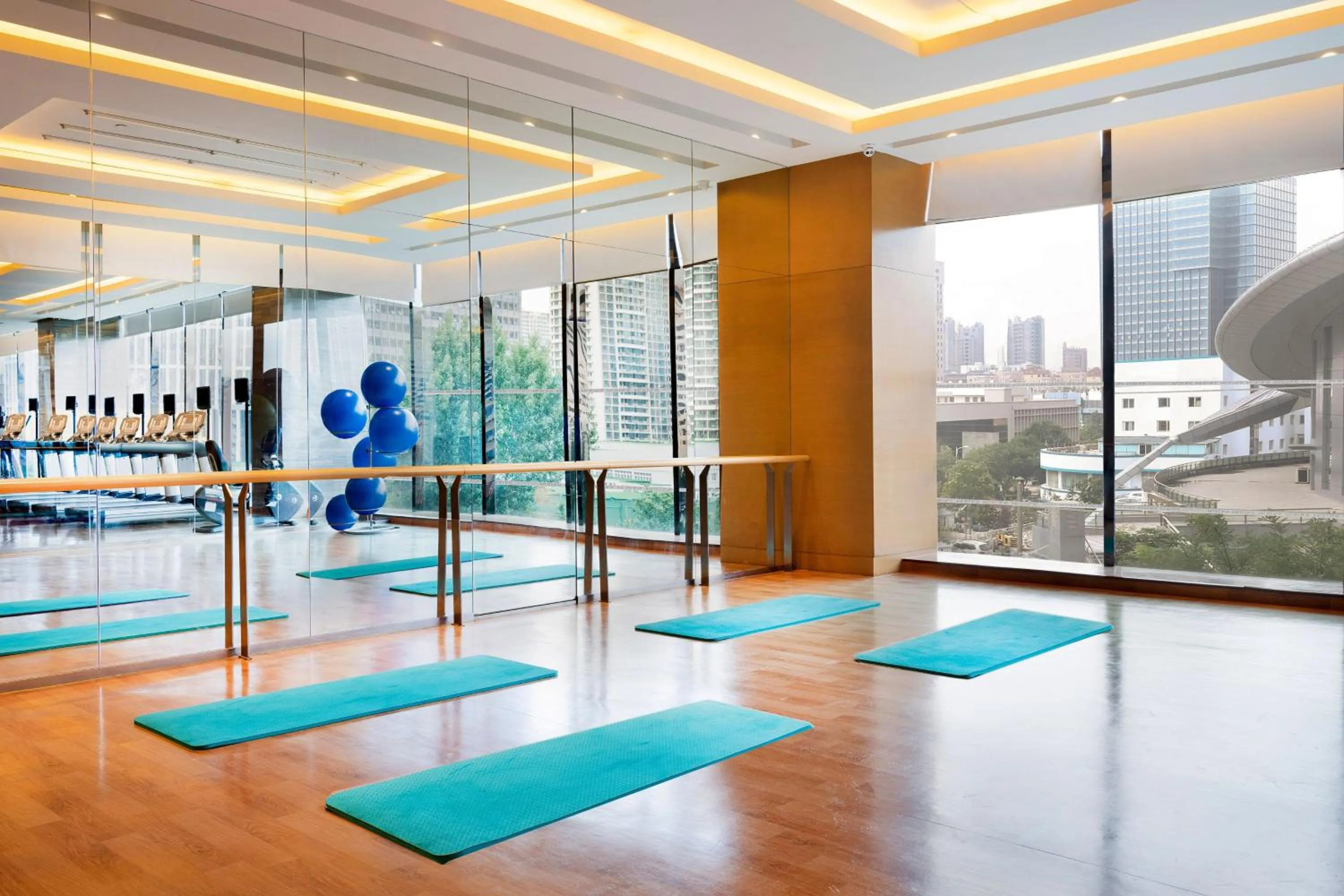 Fitness centre/facilities in Le Méridien Qingdao l Instagrammable l CBD l Nearby seaside,nearby May 4th Square