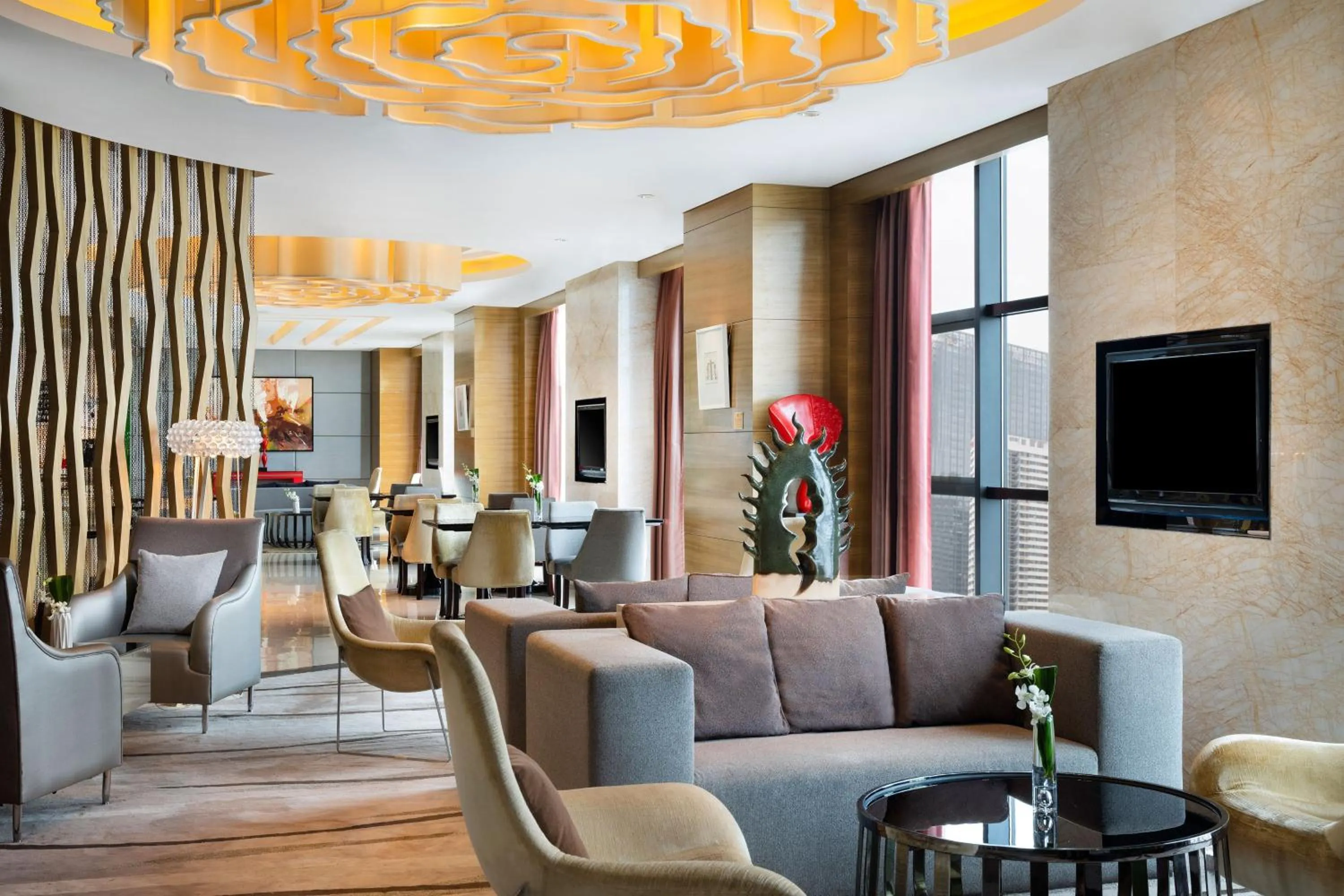 Lounge or bar in Le Méridien Qingdao l Instagrammable l CBD l Nearby seaside,nearby May 4th Square