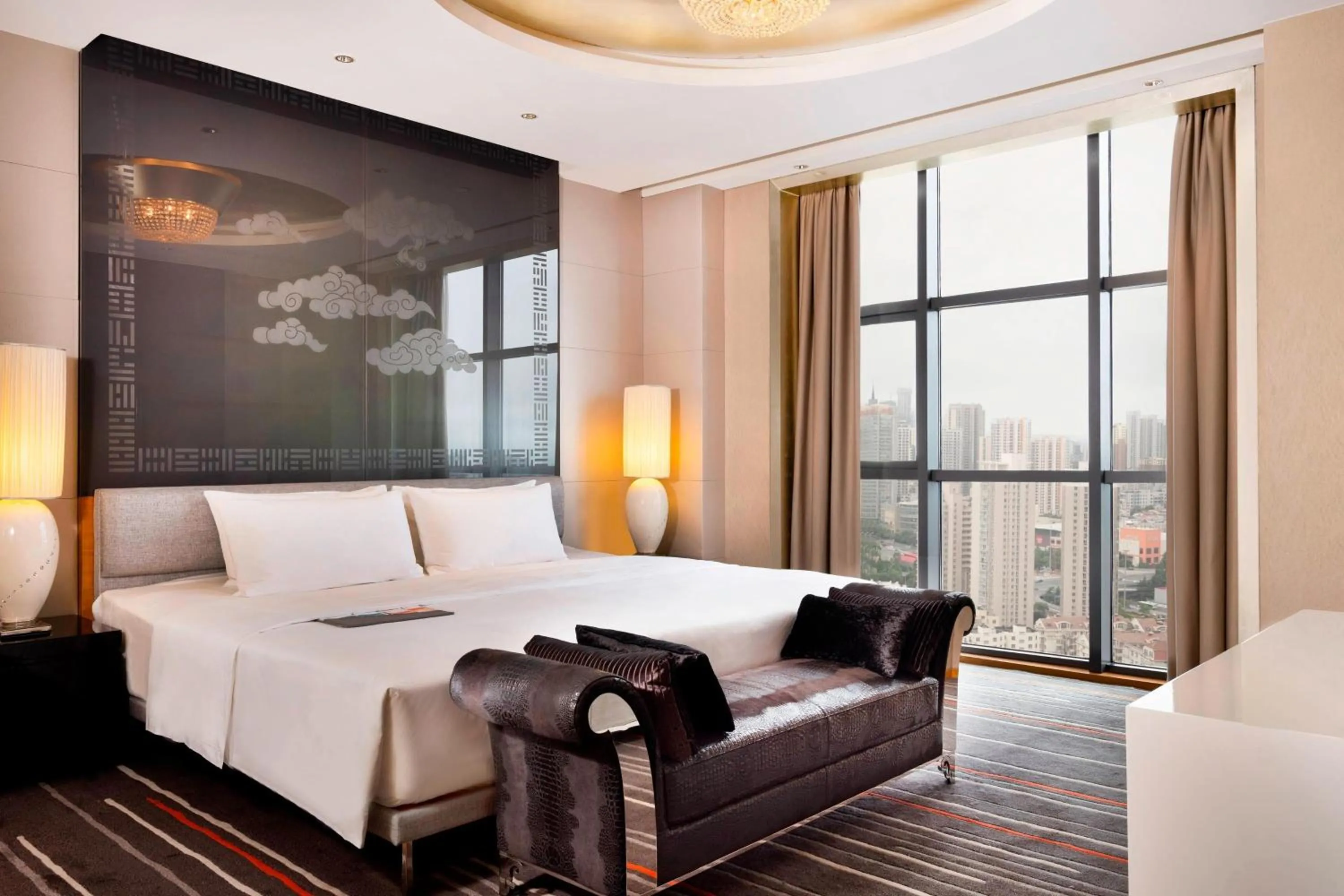 Bedroom, Bed in Le Méridien Qingdao l Instagrammable l CBD l Nearby seaside,nearby May 4th Square