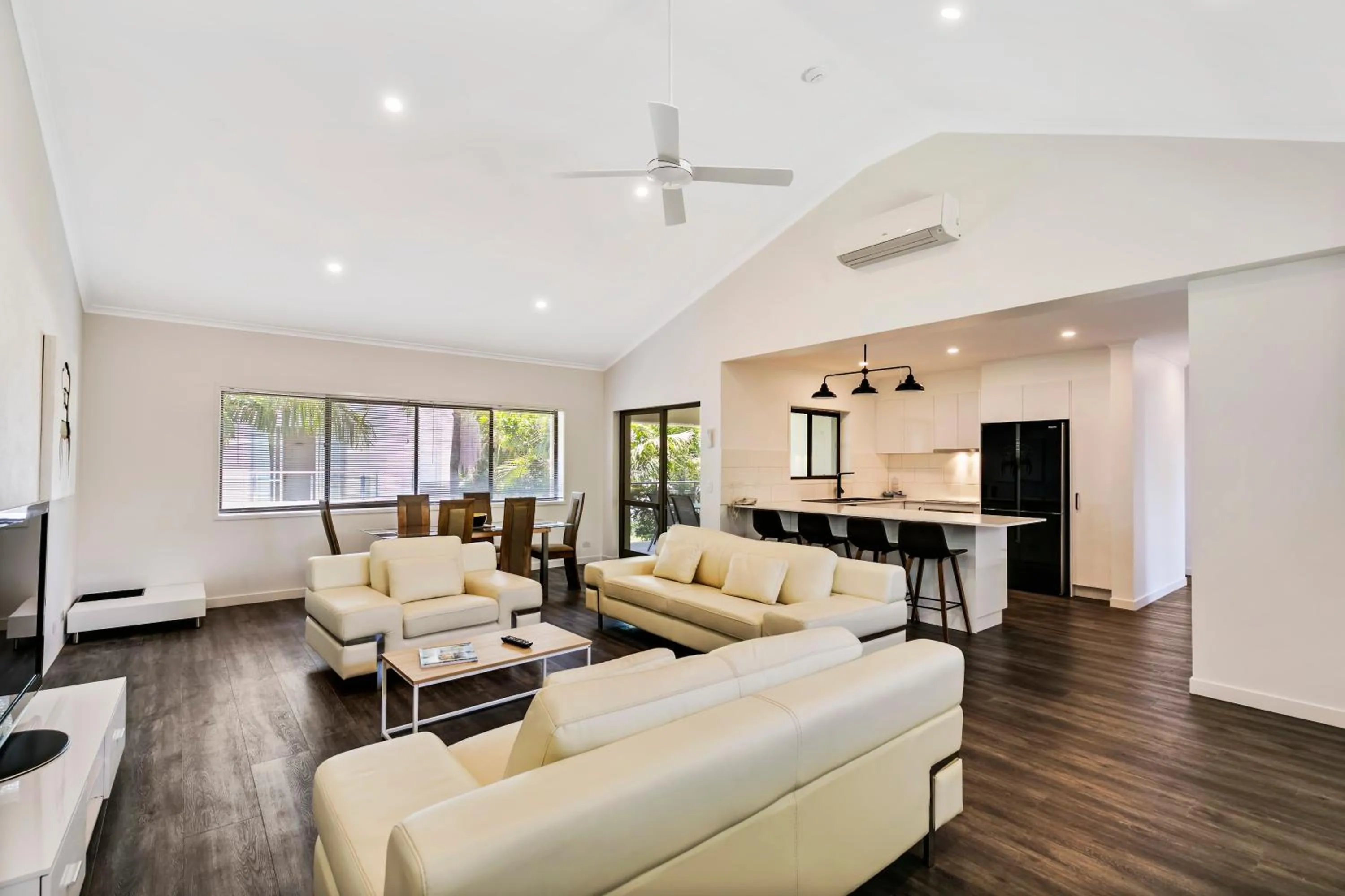 Living room in Culgoa Point Beach Resort