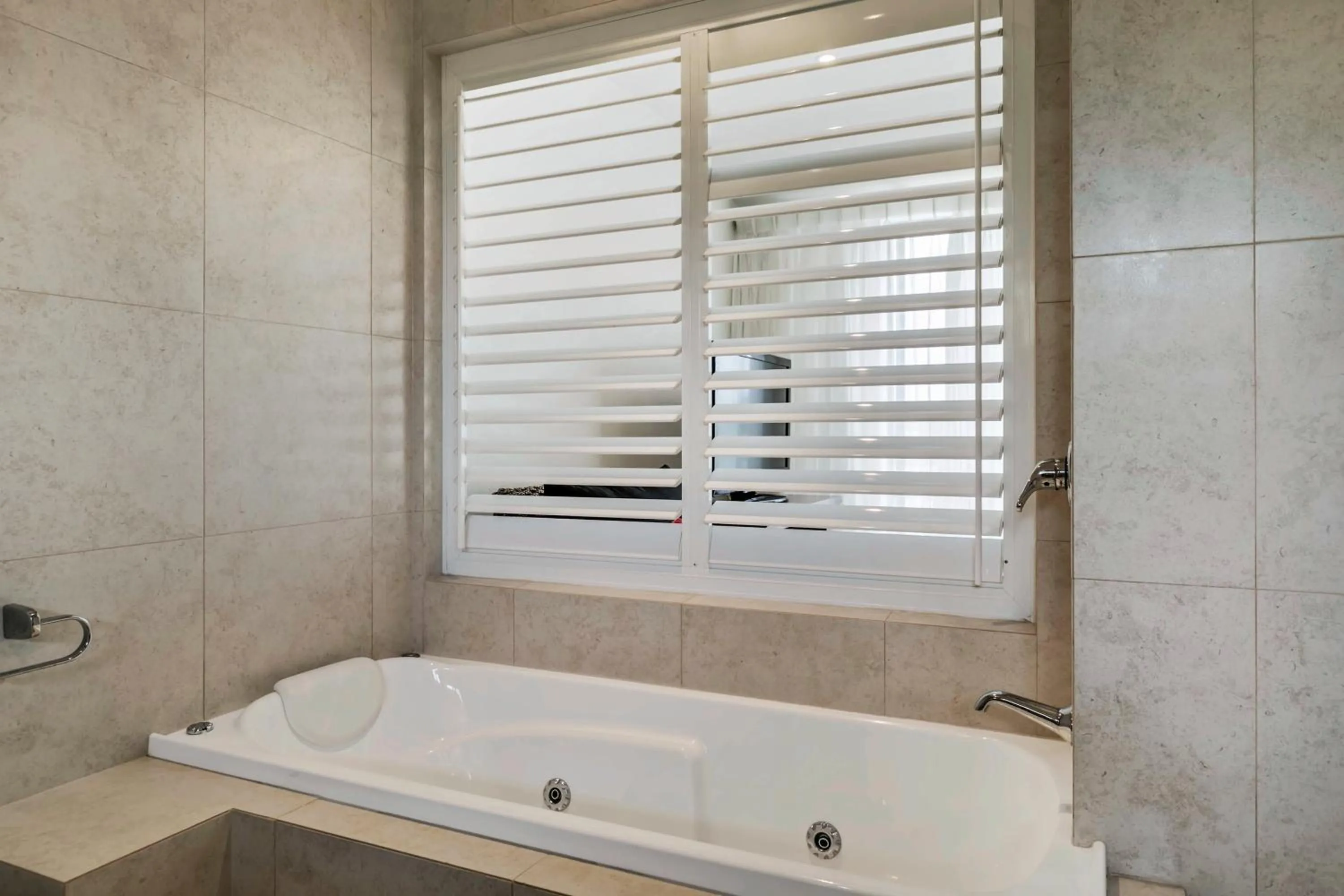 Bathroom in Culgoa Point Beach Resort