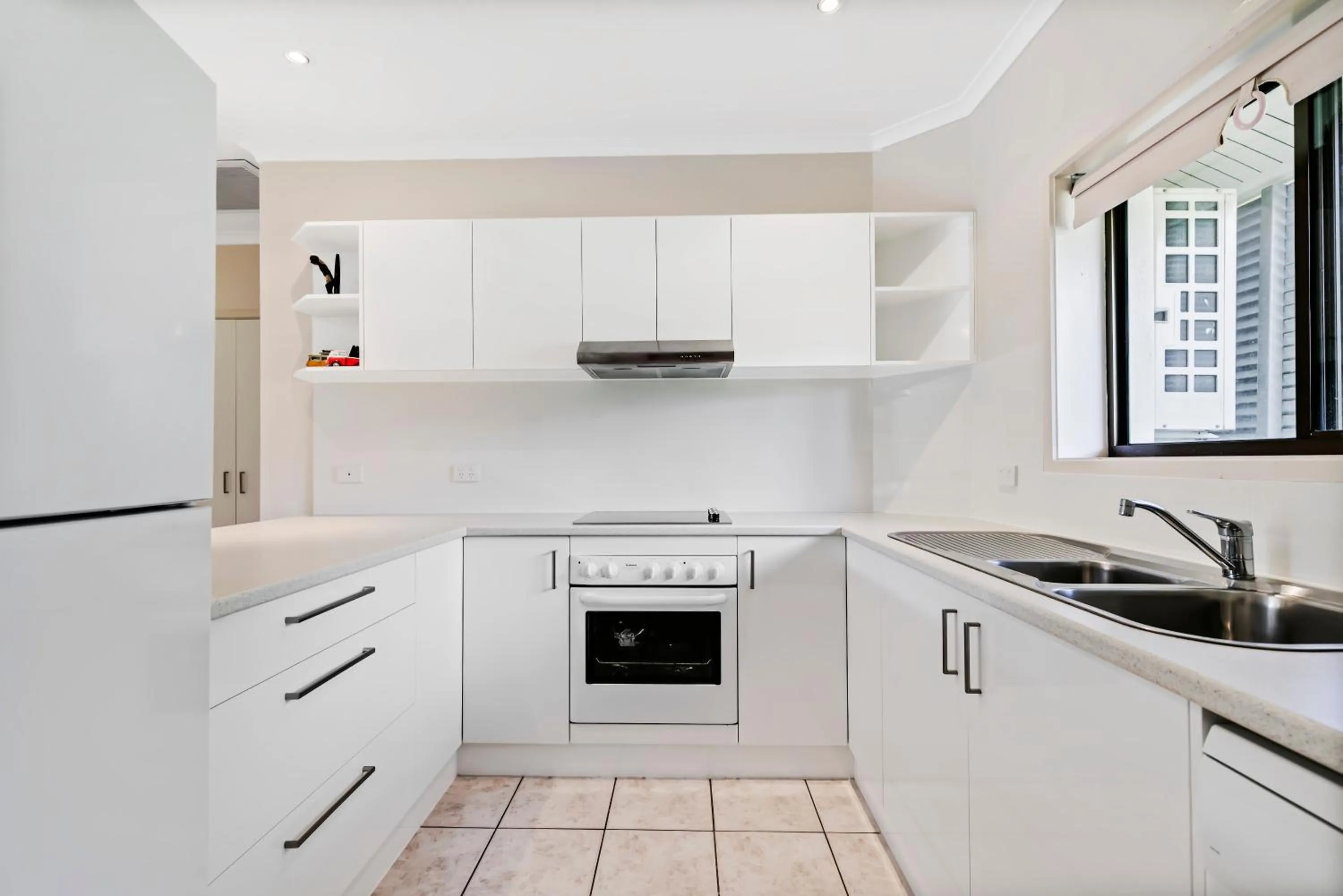 kitchen in Culgoa Point Beach Resort